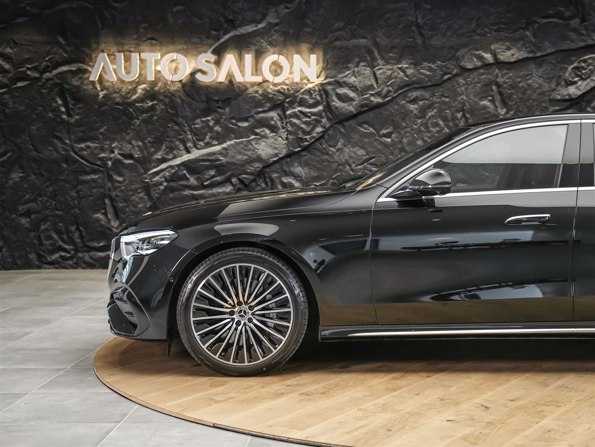MERCEDES-BENZ E 220 d 4Matic 9G-Tronic *Werksgarantie*Superscreen*Burmester Soundsystem*360° Kamera*-image-14