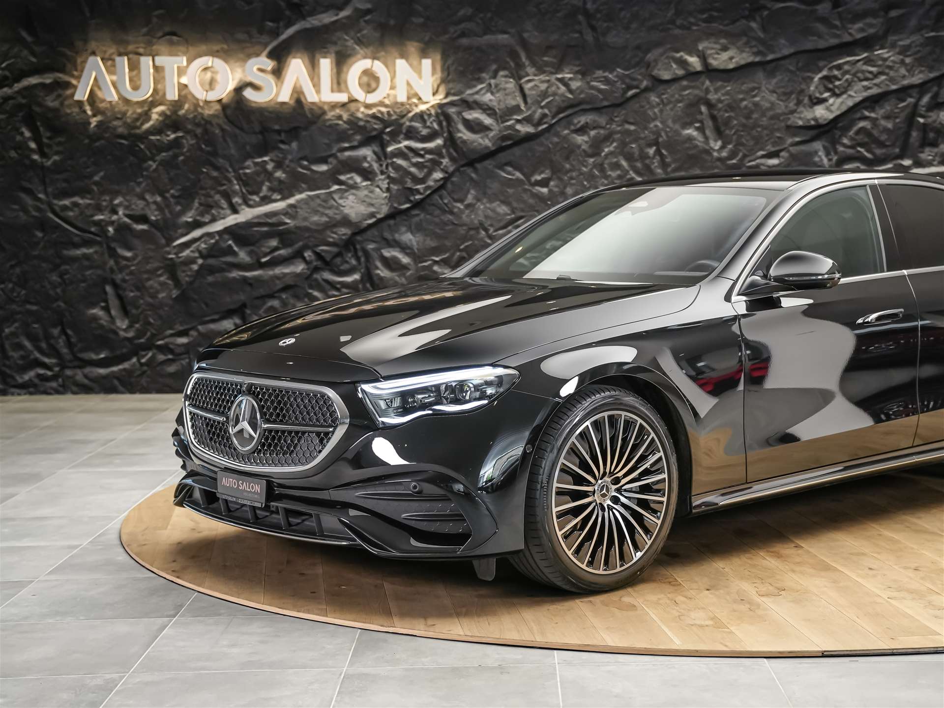MERCEDES-BENZ E 220 d 4Matic 9G-Tronic *Werksgarantie*Superscreen*Burmester Soundsystem*360° Kamera*-image-13