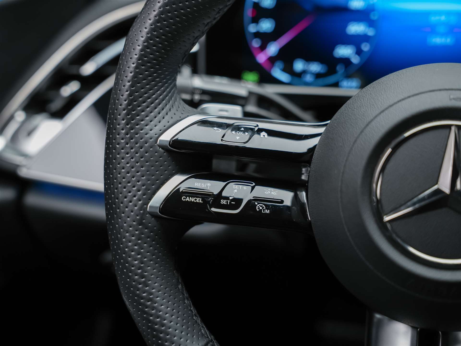 MERCEDES-BENZ E 220 d 4Matic 9G-Tronic *Werksgarantie*Superscreen*Burmester Soundsystem*360° Kamera*-image-29