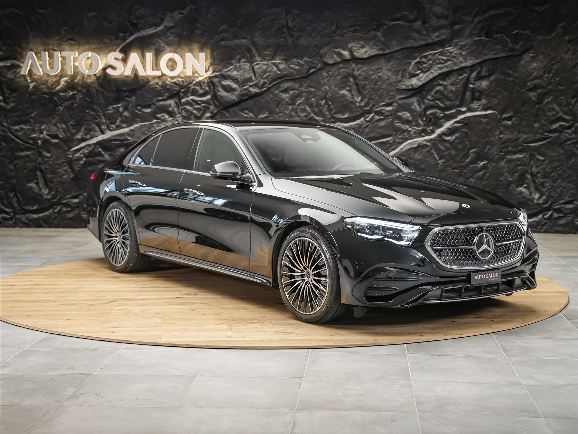 MERCEDES-BENZ E 220 d 4Matic 9G-Tronic *Werksgarantie*Superscreen*Burmester Soundsystem*360° Kamera*-image-6