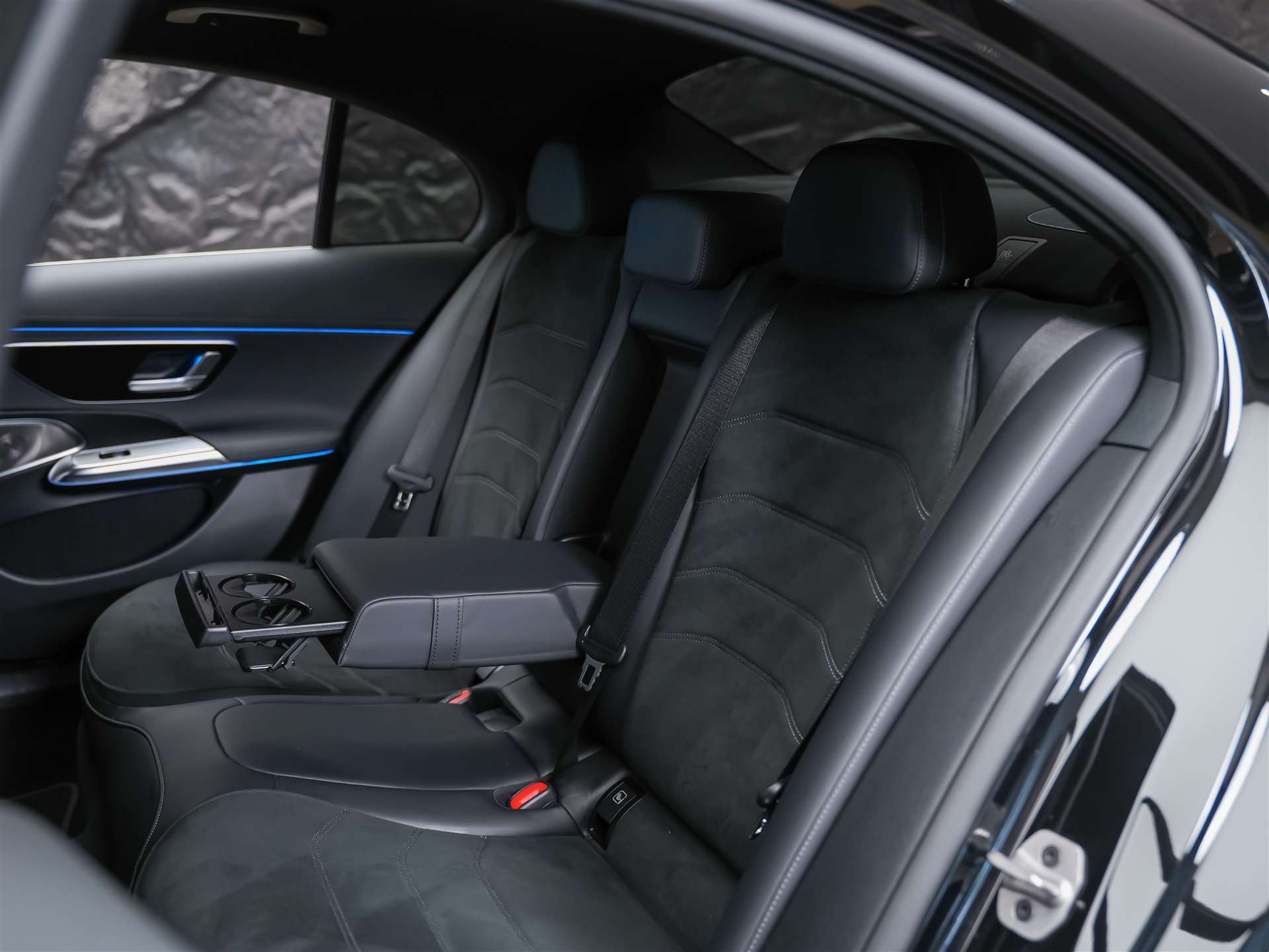 MERCEDES-BENZ E 220 d 4Matic 9G-Tronic *Werksgarantie*Superscreen*Burmester Soundsystem*360° Kamera*-image-12