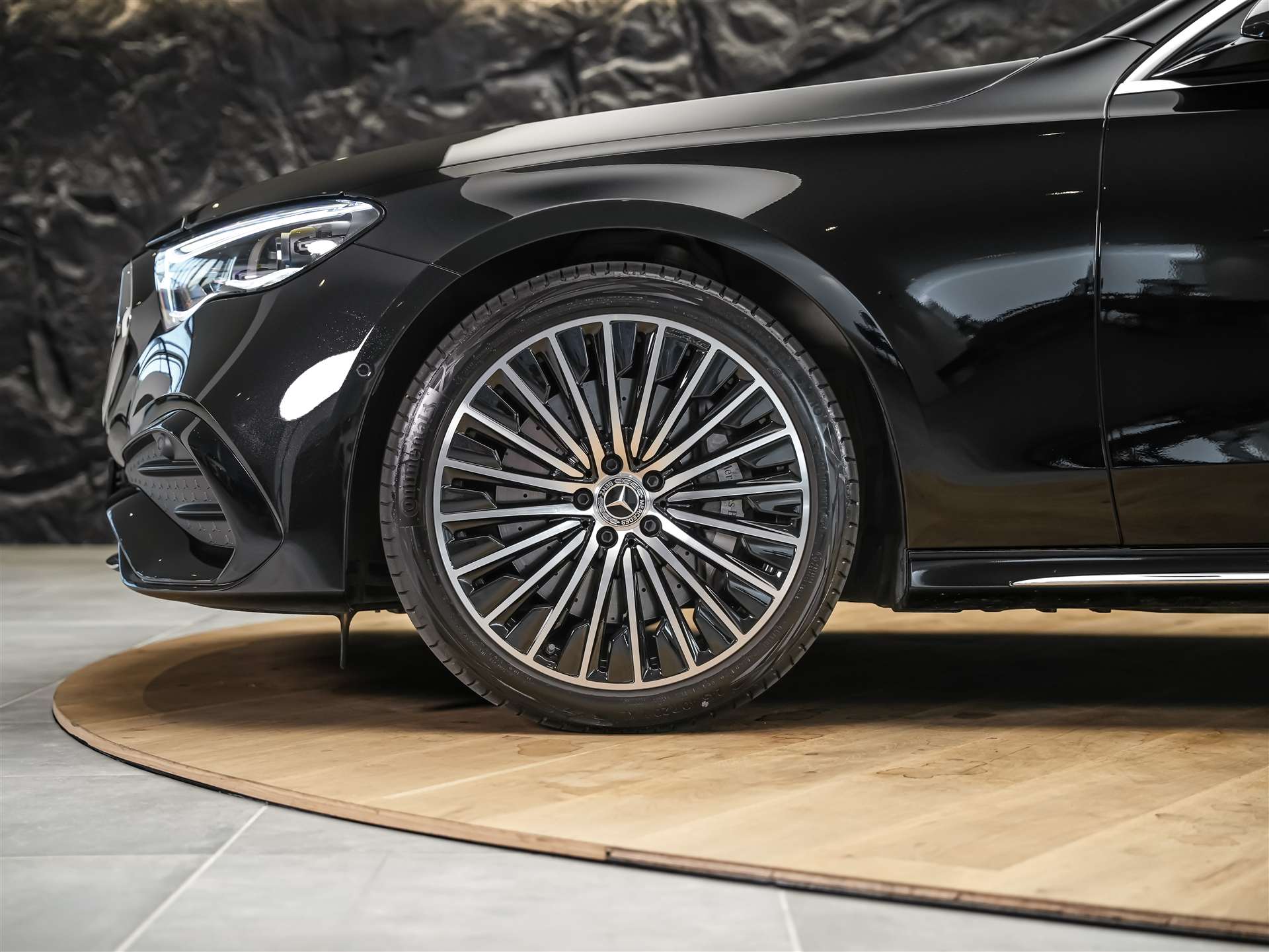 MERCEDES-BENZ E 220 d 4Matic 9G-Tronic *Werksgarantie*Superscreen*Burmester Soundsystem*360° Kamera*-image-15
