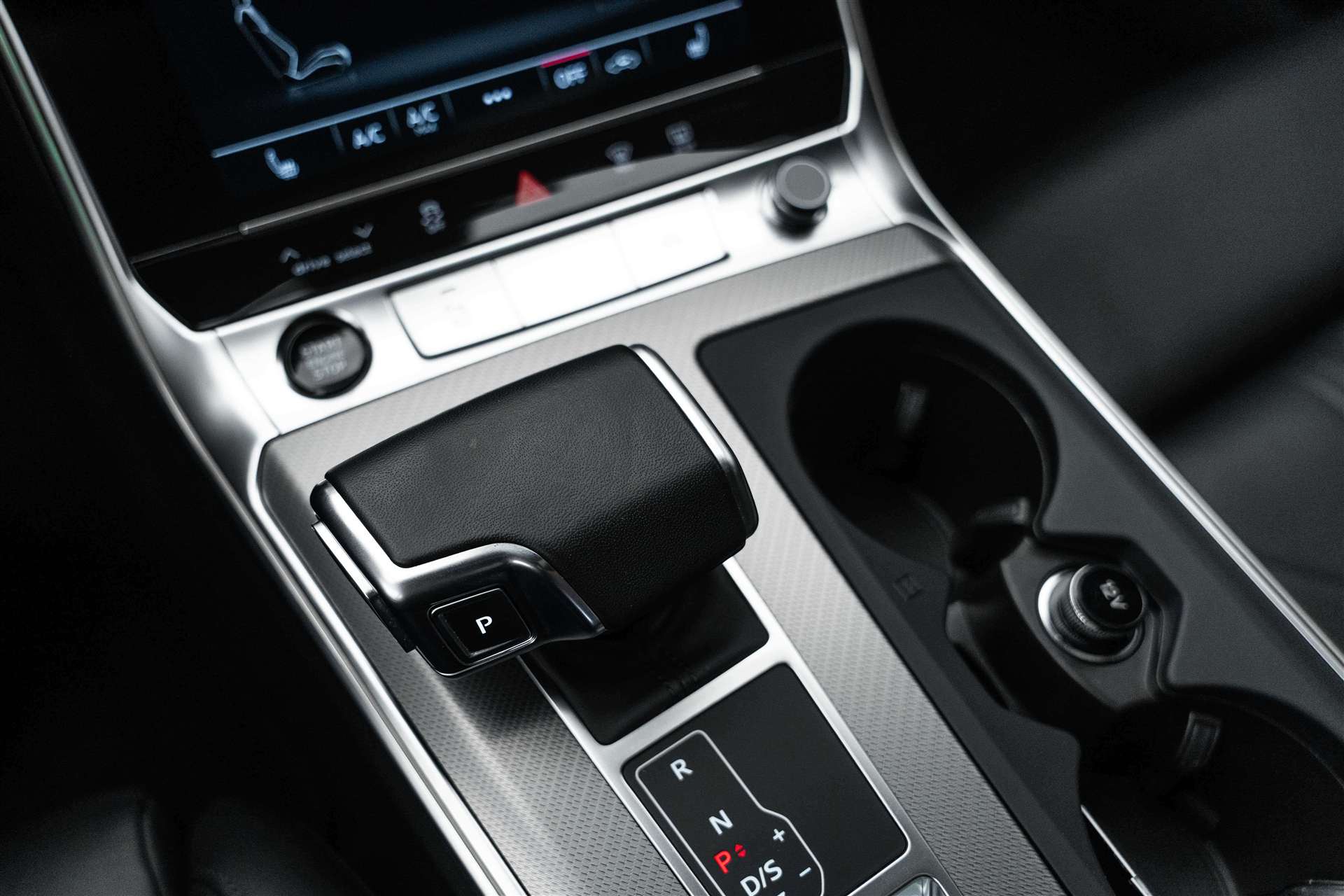 AUDI A6 Avant 45 TFSI Sport S-tronic quattro-image-29