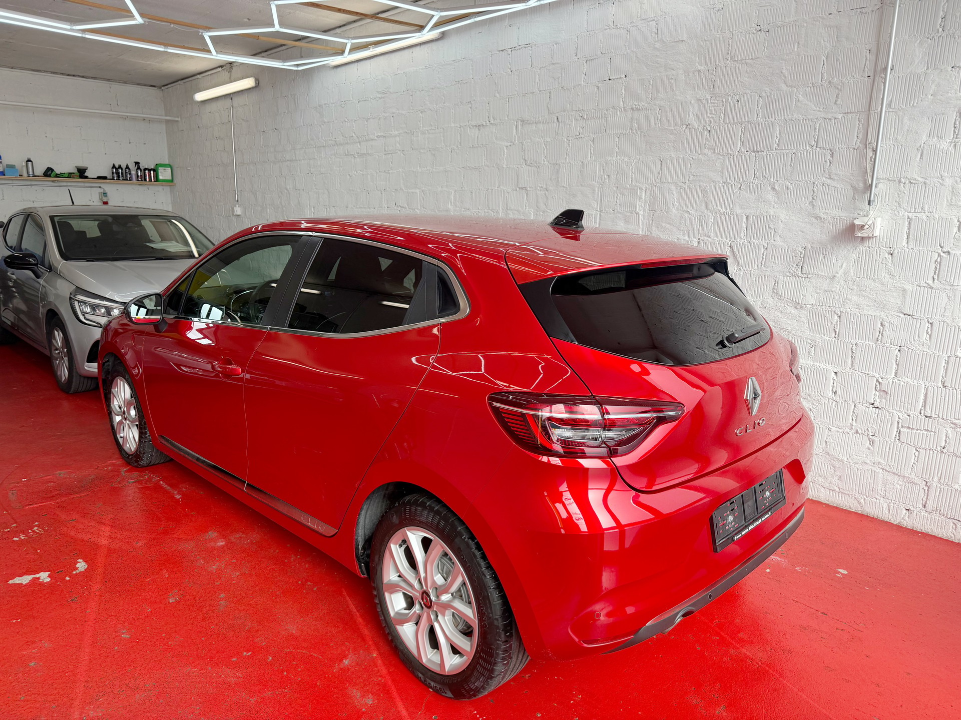 RENAULT Clio 1.3 Intens EDC-showroom-element-2