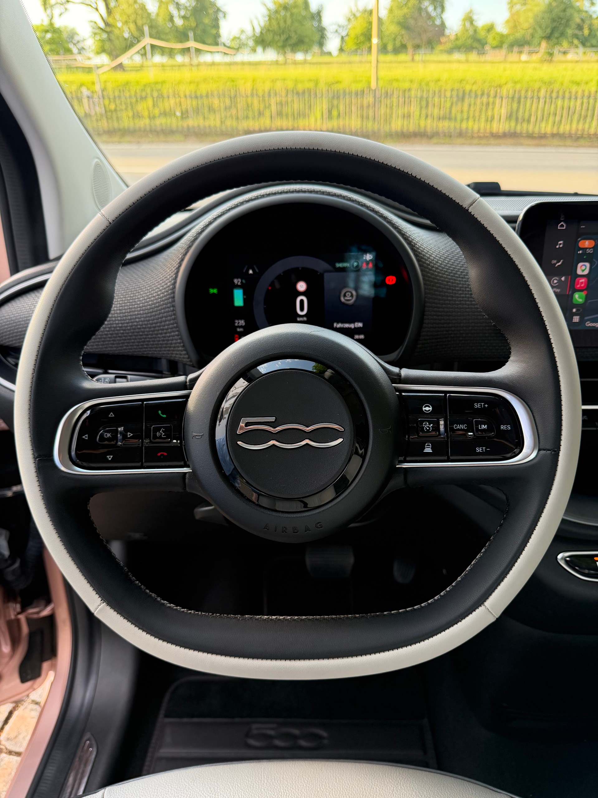 FIAT 500 3+1 electric 87 kW La Prima / Sonderlackierung / 1 Hand / CH-Fahrzeug / 36 Monate Garantie/ 8 Fach / LED /Fast Charging-image-13