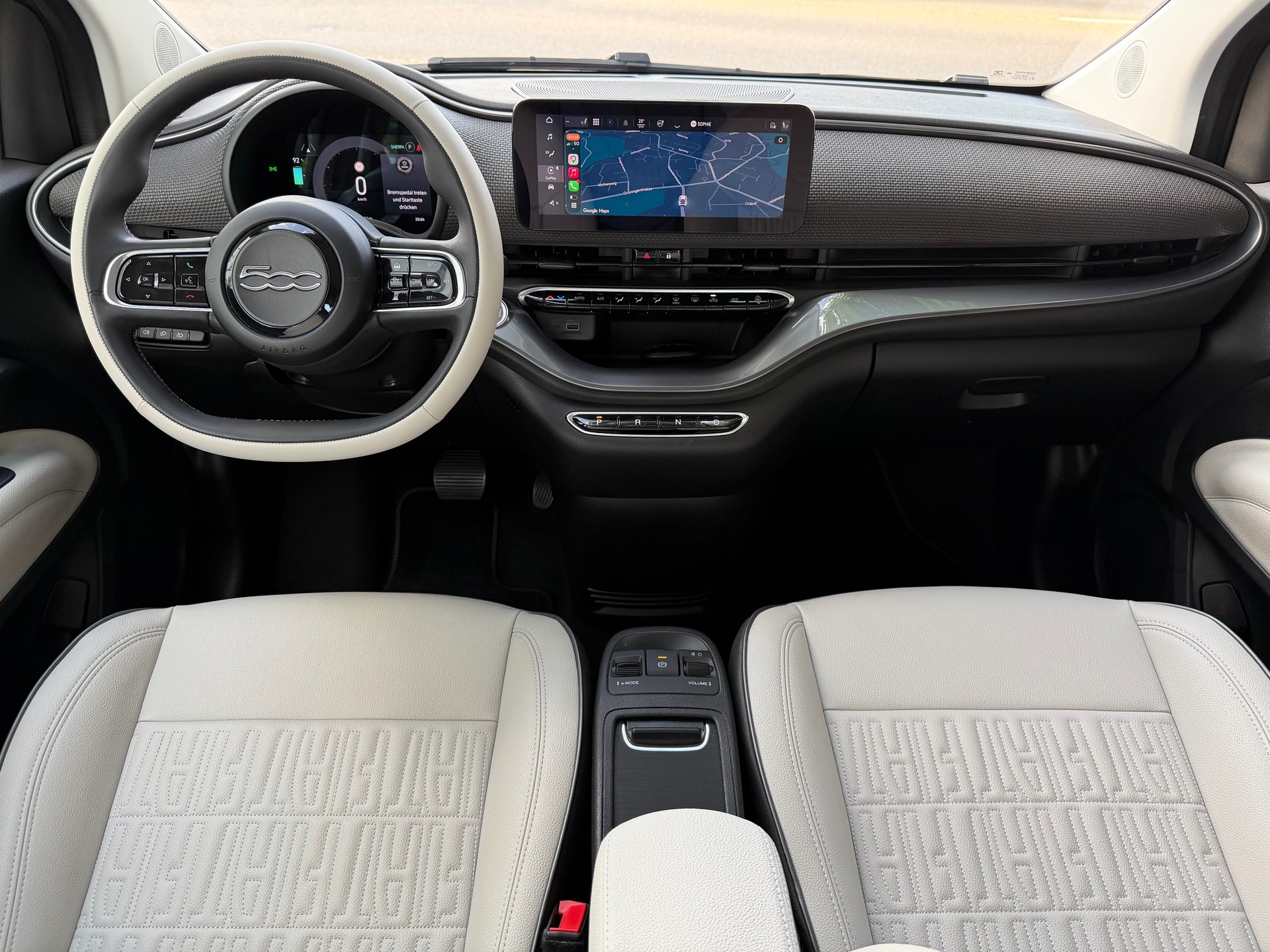 FIAT 500 3+1 electric 87 kW La Prima / Sonderlackierung / 1 Hand / CH-Fahrzeug / 36 Monate Garantie/ 8 Fach / LED /Fast Charging-image-12
