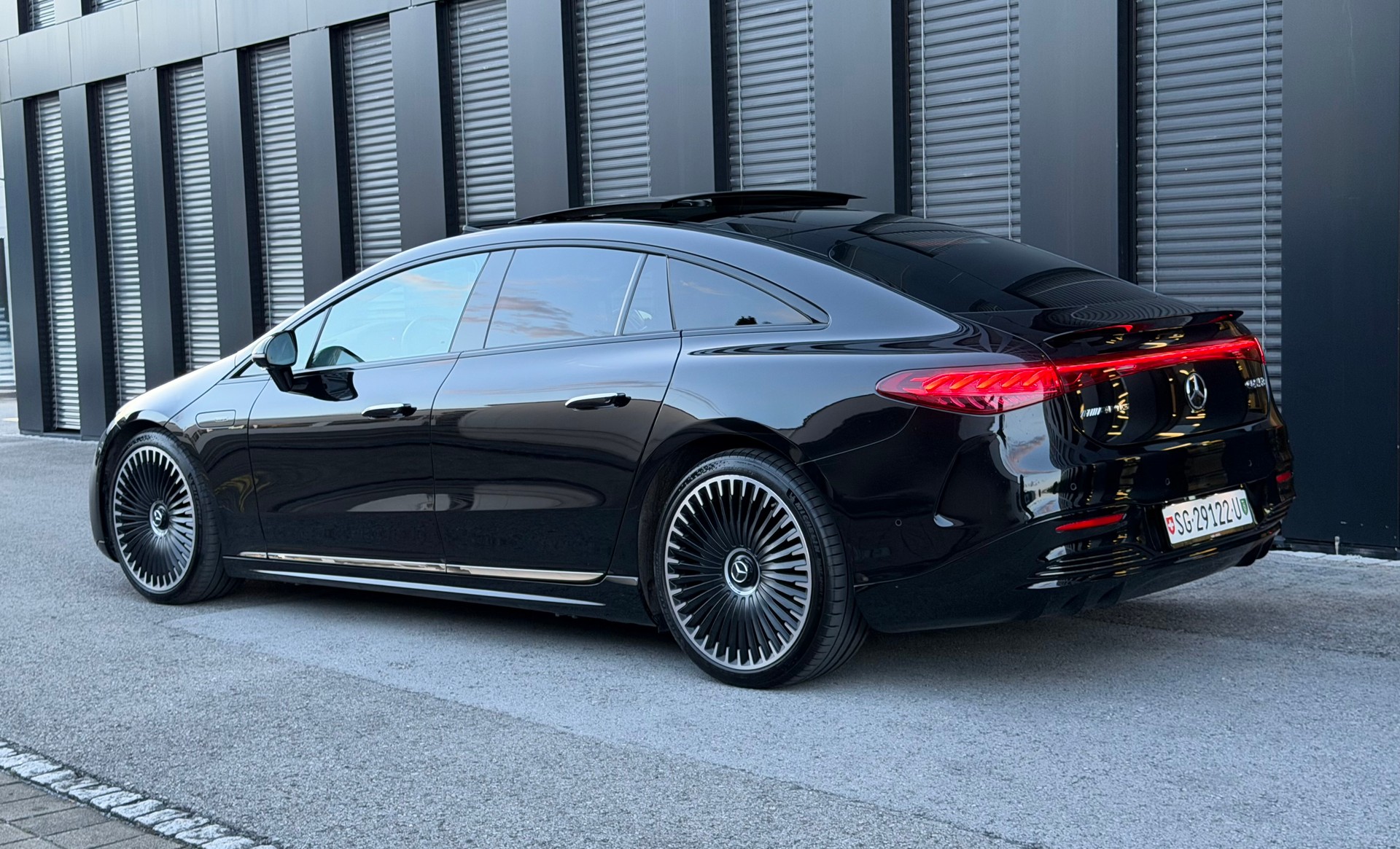 MERCEDES-BENZ EQS AMG 53 4Matic+ ♦️ 1.Hand*Traumausstattung*CH Fahrzeug♦️-image-8