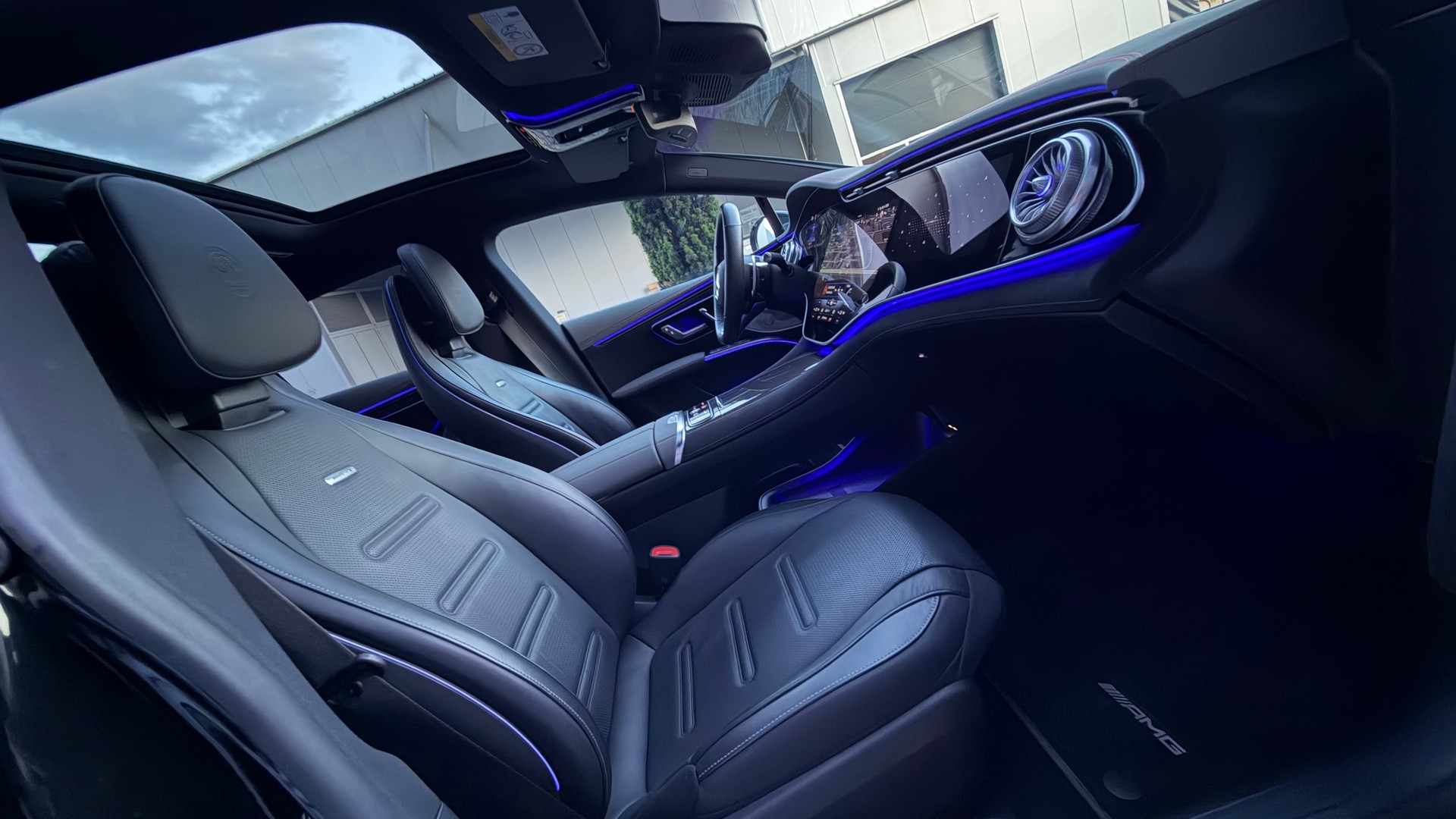 MERCEDES-BENZ EQS AMG 53 4Matic+ ♦️ 1.Hand*Traumausstattung*CH Fahrzeug♦️-image-22