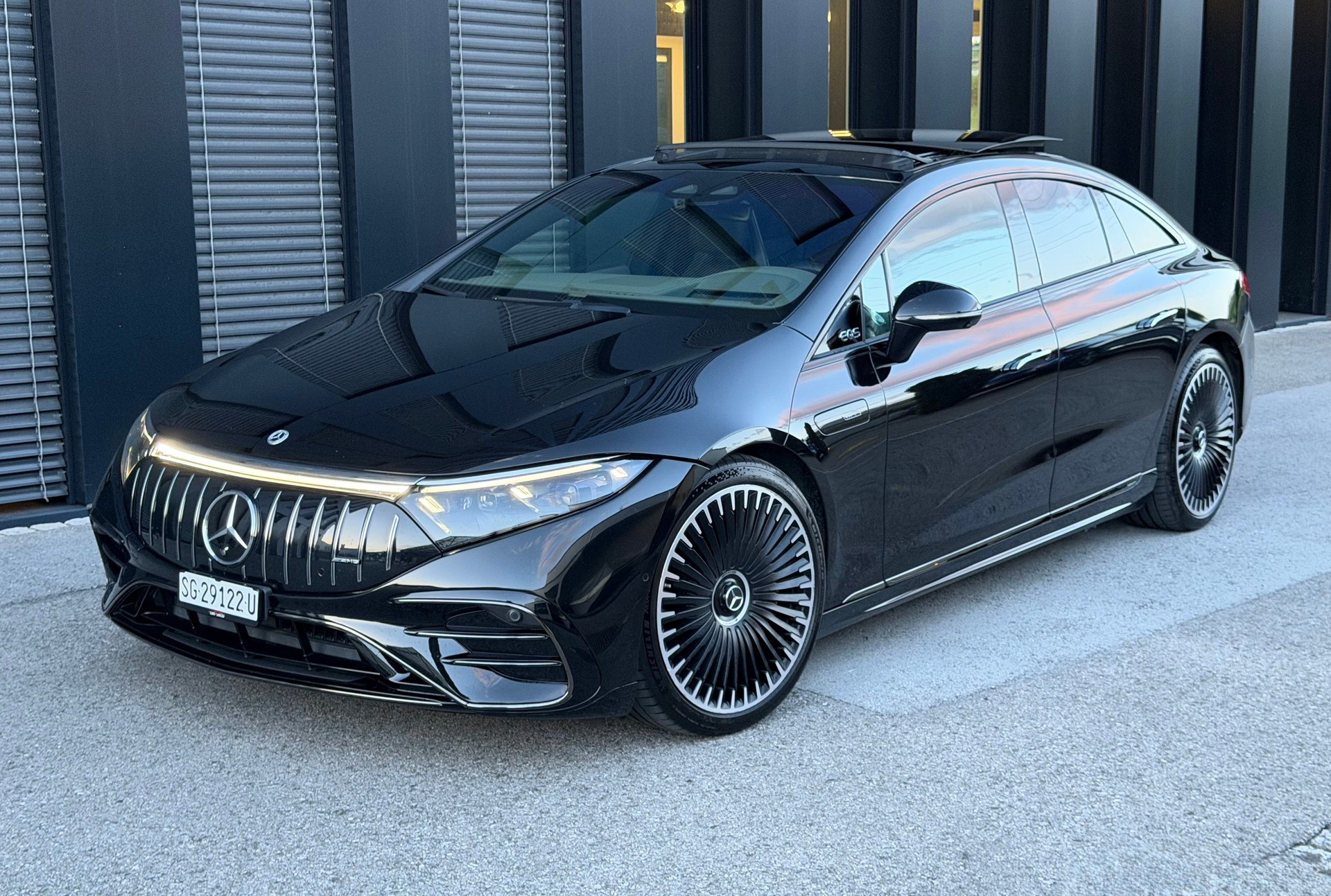 MERCEDES-BENZ EQS AMG 53 4Matic+ ♦️ 1.Hand*Traumausstattung*CH Fahrzeug♦️-image-13