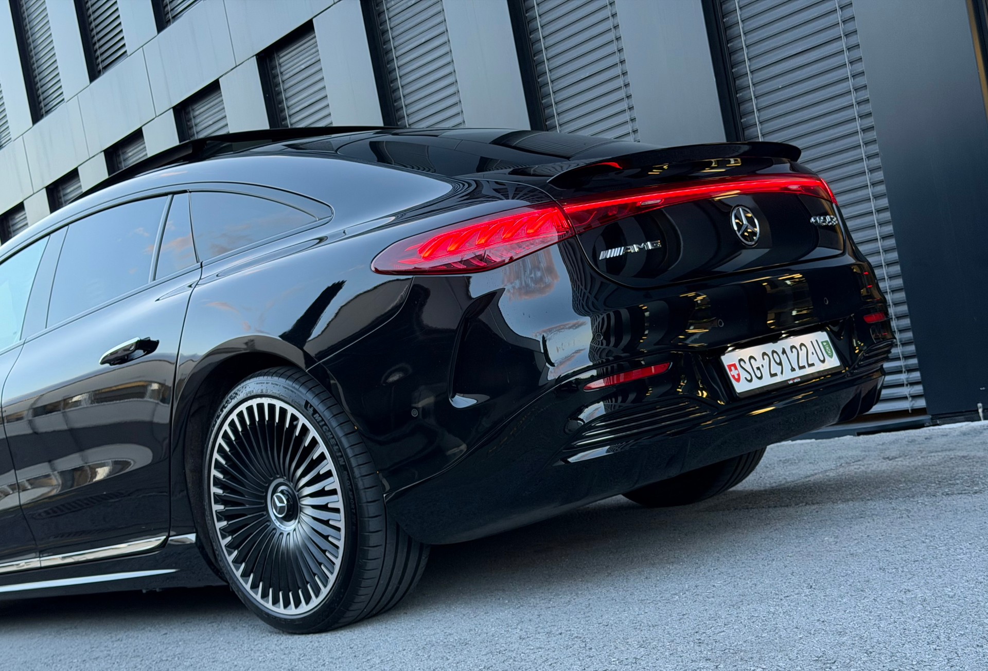 MERCEDES-BENZ EQS AMG 53 4Matic+ ♦️ 1.Hand*Traumausstattung*CH Fahrzeug♦️-showroom-element-2