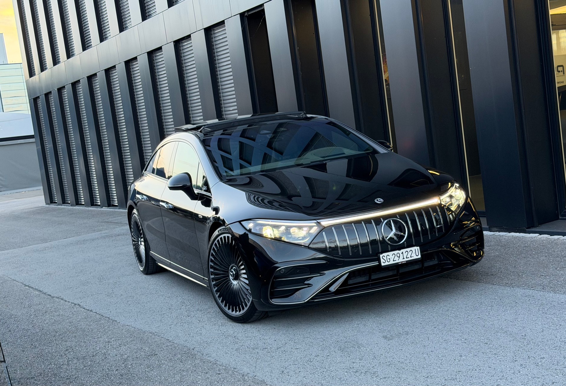 MERCEDES-BENZ EQS AMG 53 4Matic+ ♦️ 1.Hand*Traumausstattung*CH Fahrzeug♦️-image-5