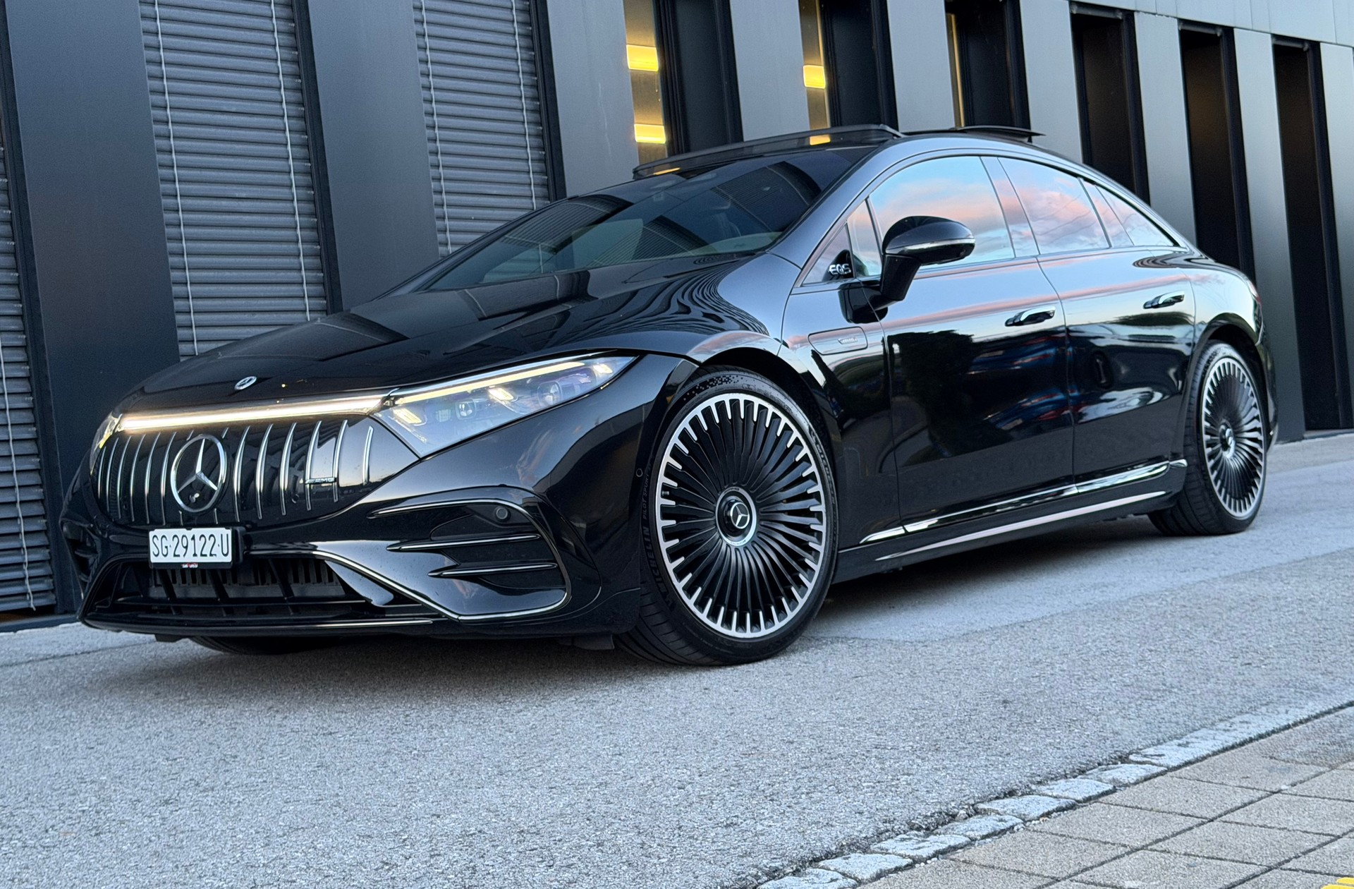 MERCEDES-BENZ EQS AMG 53 4Matic+ ♦️ 1.Hand*Traumausstattung*CH Fahrzeug♦️-image-11