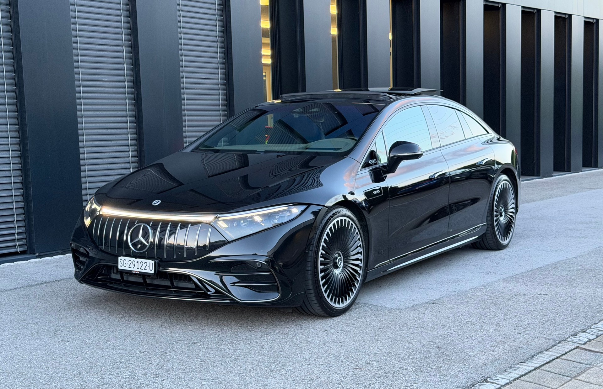 MERCEDES-BENZ EQS AMG 53 4Matic+ ♦️ 1.Hand*Traumausstattung*CH Fahrzeug♦️-image-9