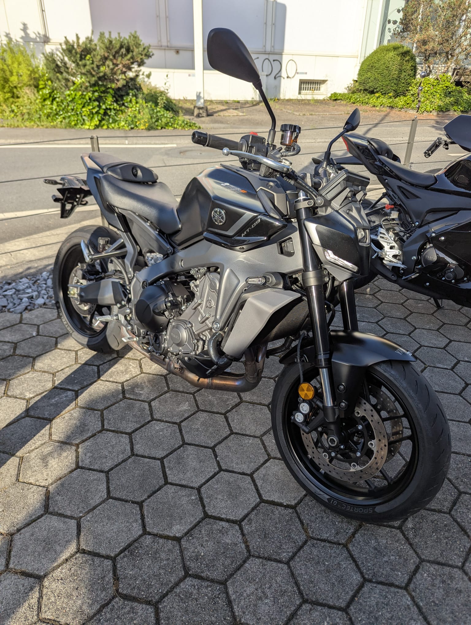 YAMAHA MT-09-image-1