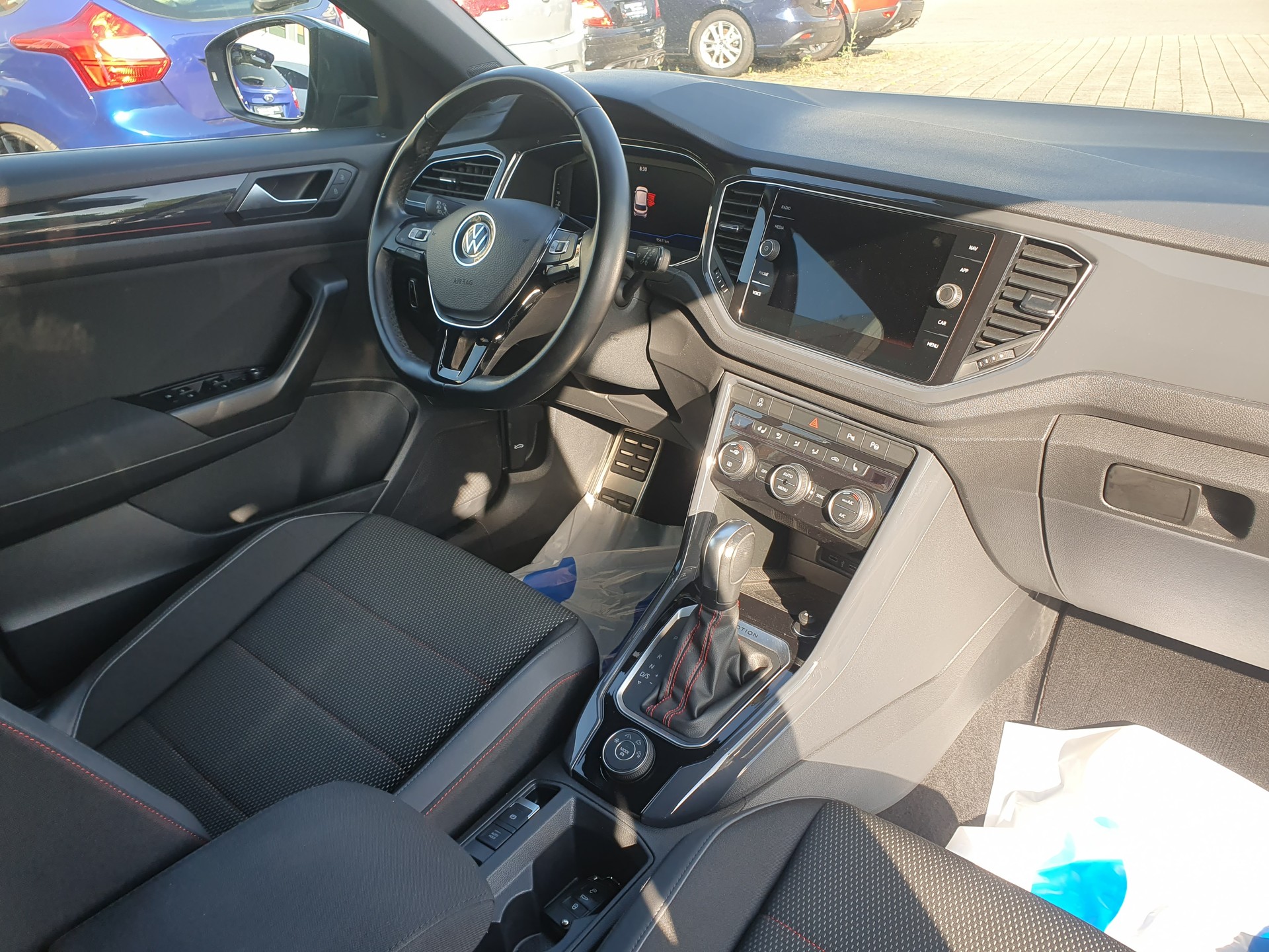 VW T-Roc 2.0 TSI Advance DSG 4Motion-image-5