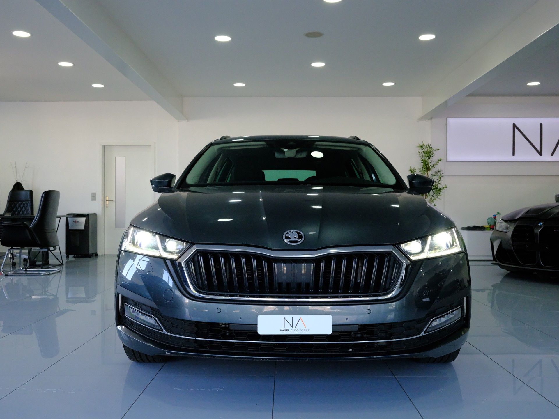 SKODA Octavia Combi 2.0 TDI DSG Style-showroom-element-2