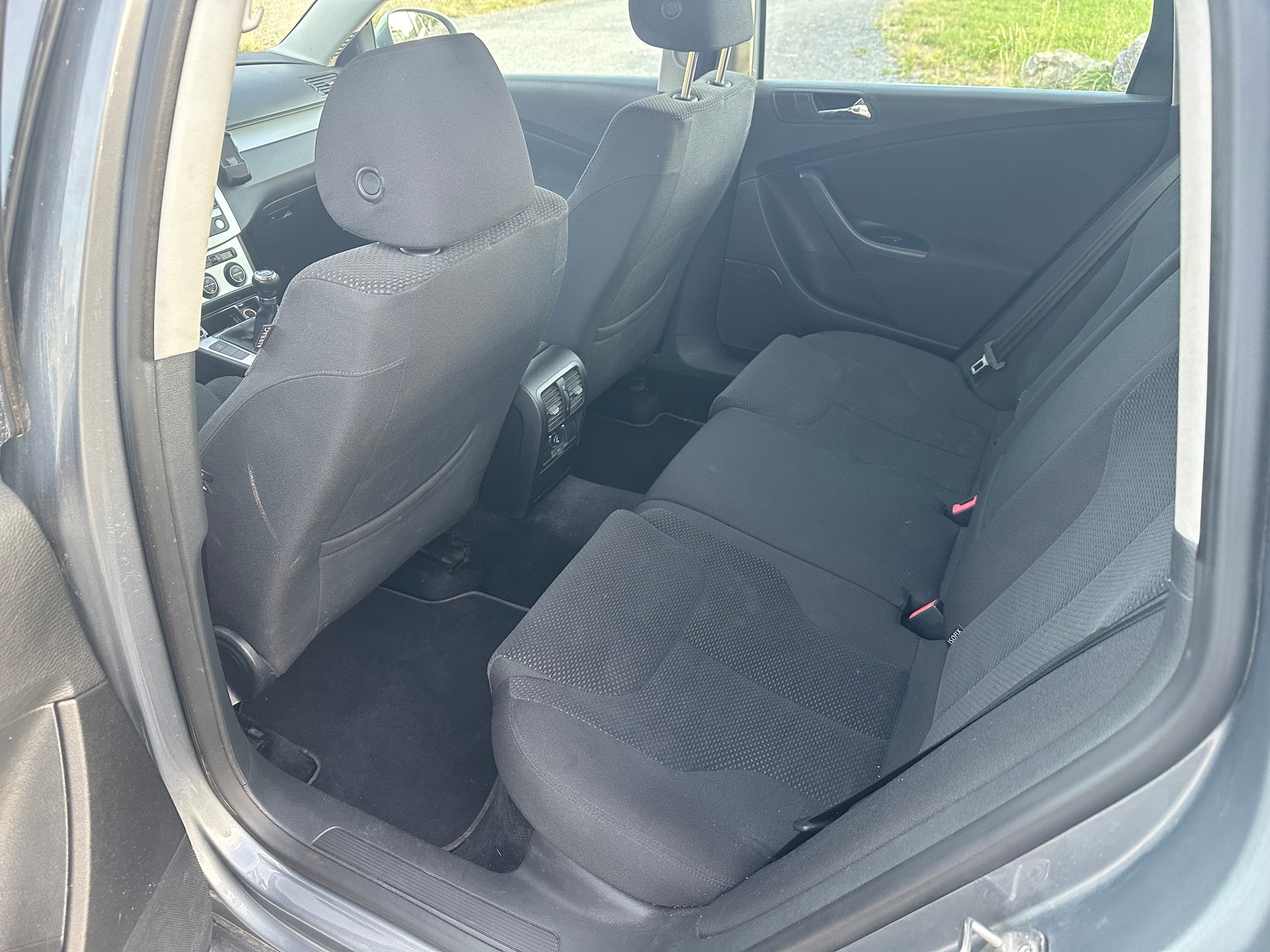 VW Passat Variant 2.0 TDI Comfortline 4Motion-image-11