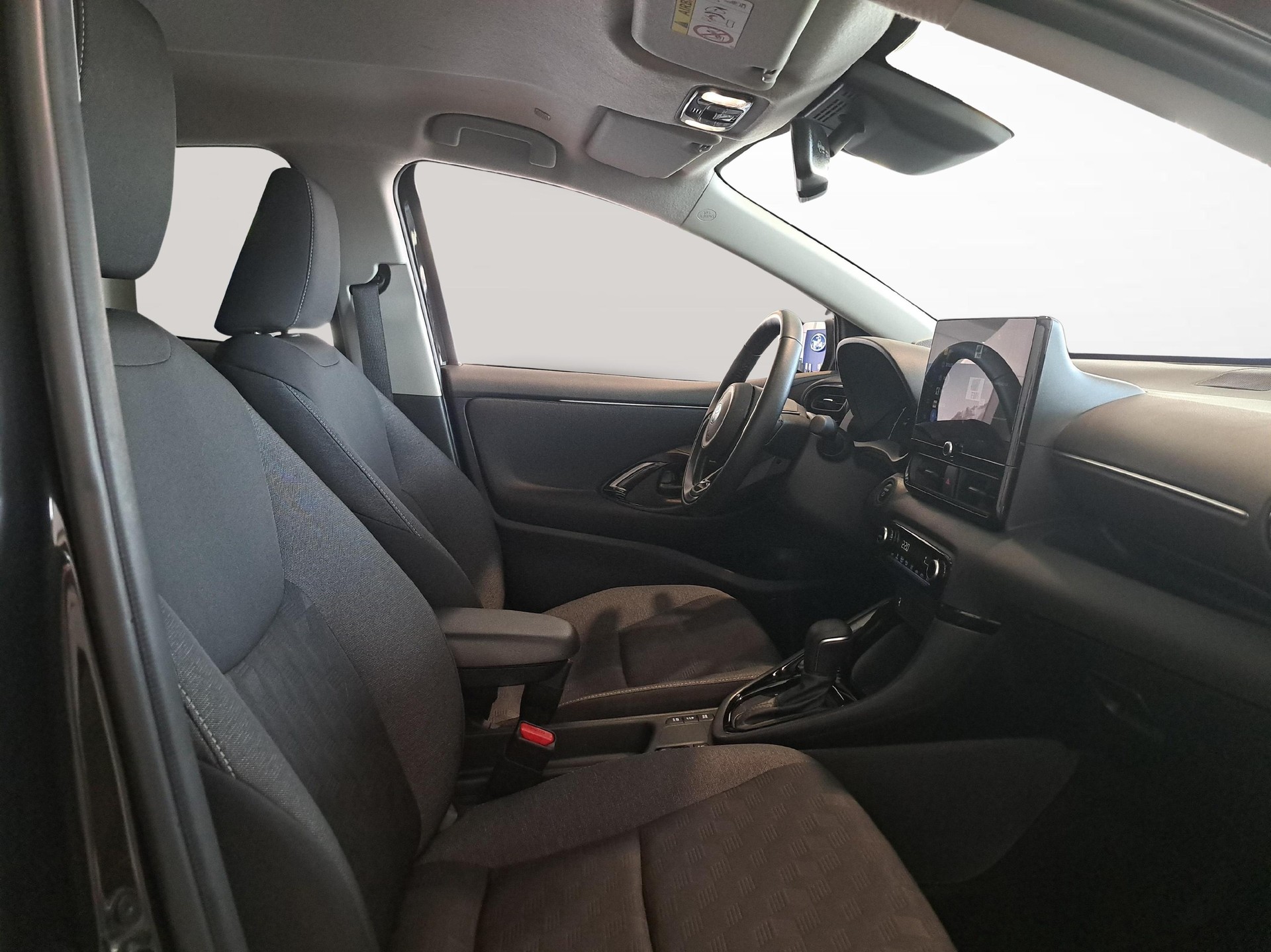 TOYOTA Yaris 1.5 VVT-i HSD Trend-image-9