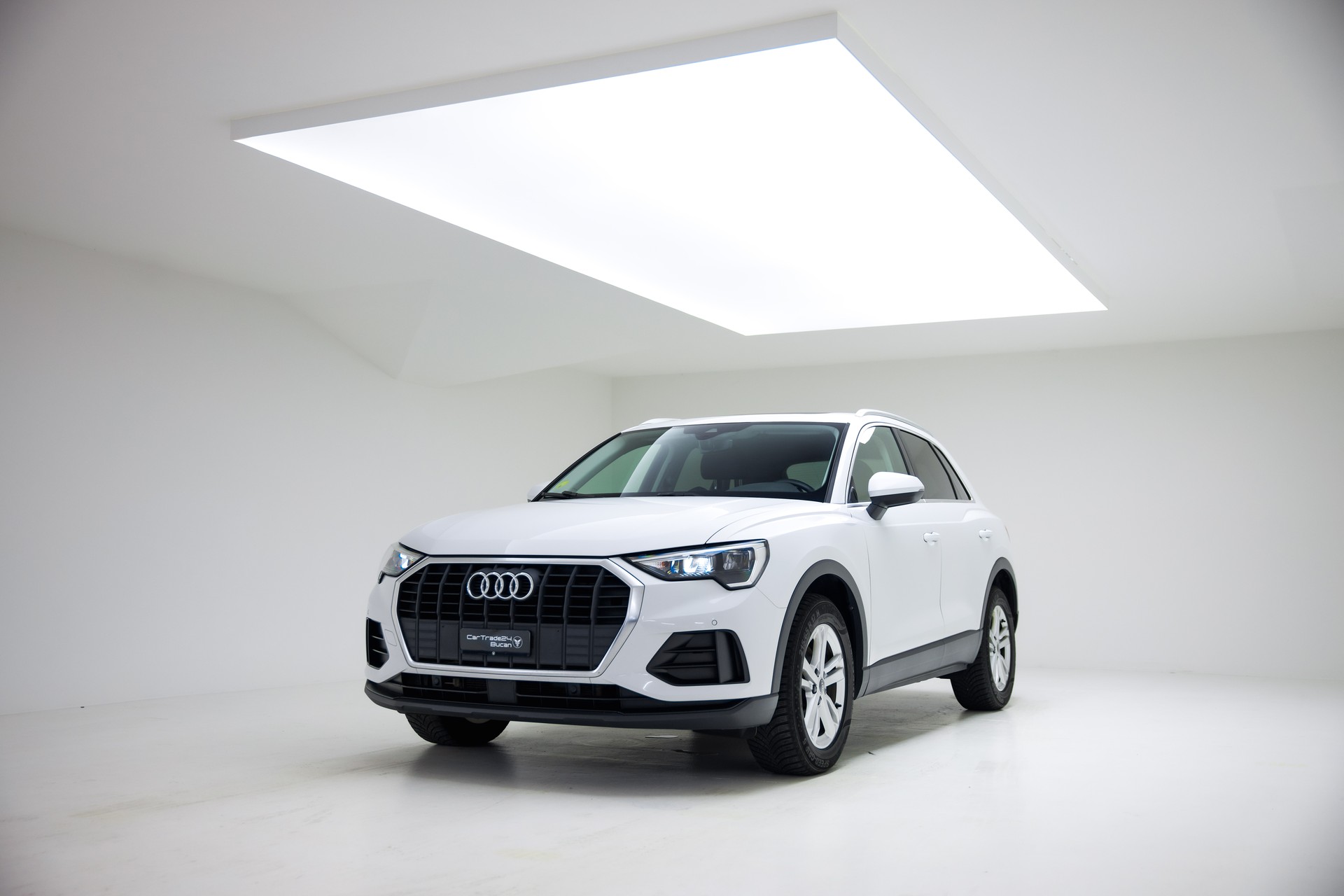 AUDI Q3 35 TDI quattro S-tronic-showroom-element-3