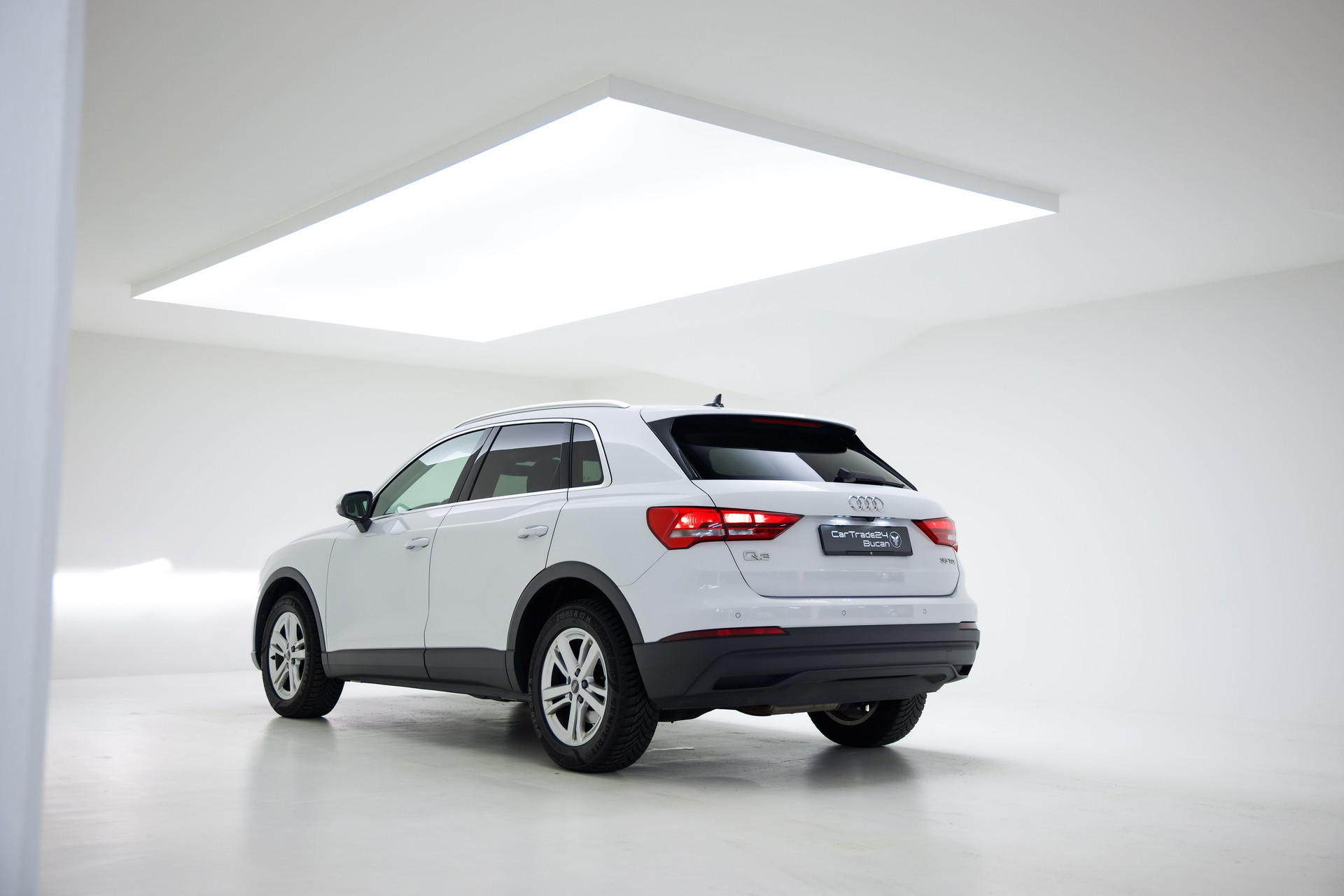 AUDI Q3 35 TDI quattro S-tronic-image-10
