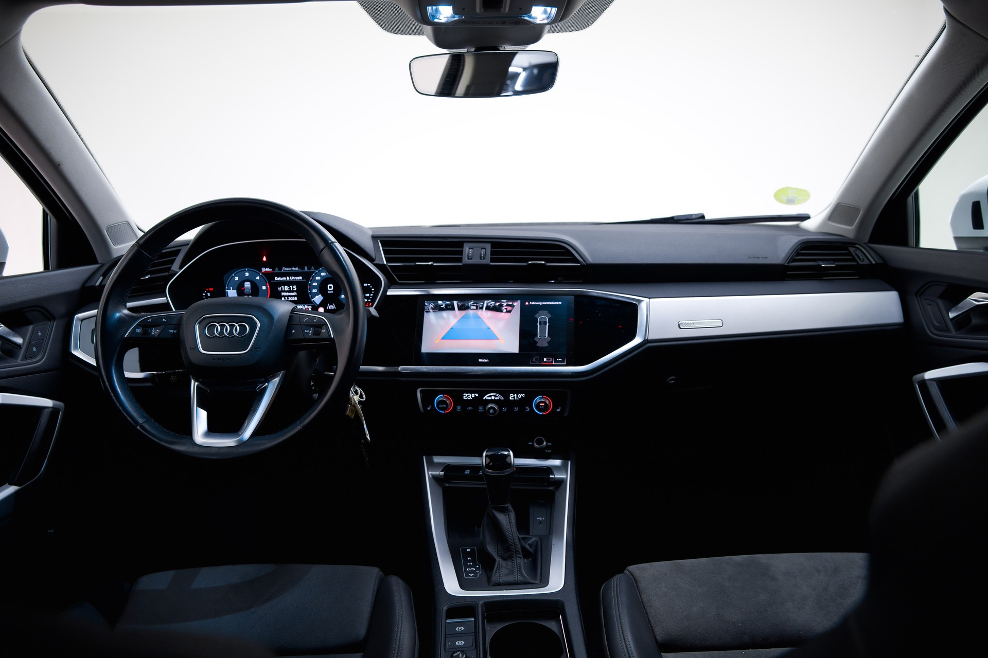 AUDI Q3 35 TDI quattro S-tronic-showroom-element-2
