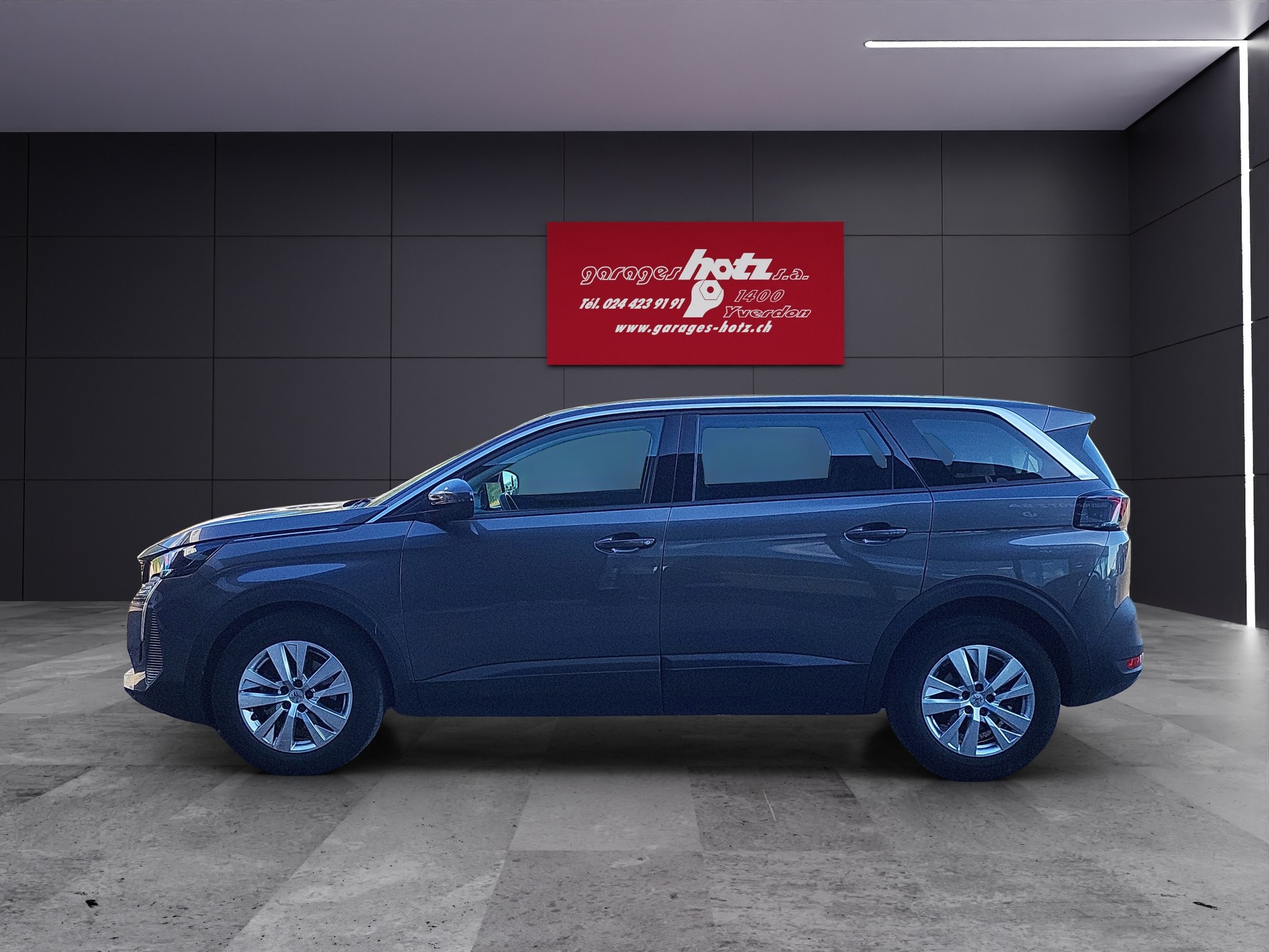 PEUGEOT 5008 1.2 Active Pack-showroom-element-1