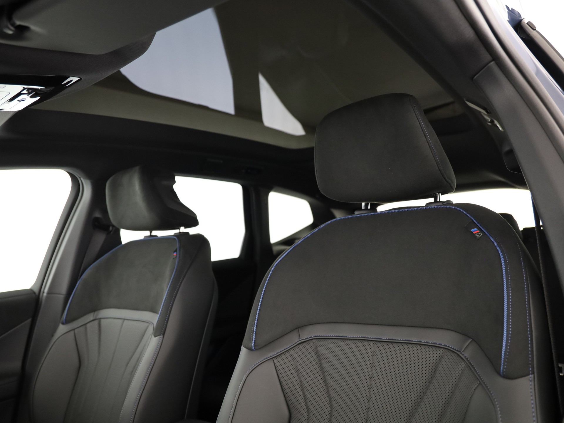 BMW iX3 50 xDrive M Sport-image-12