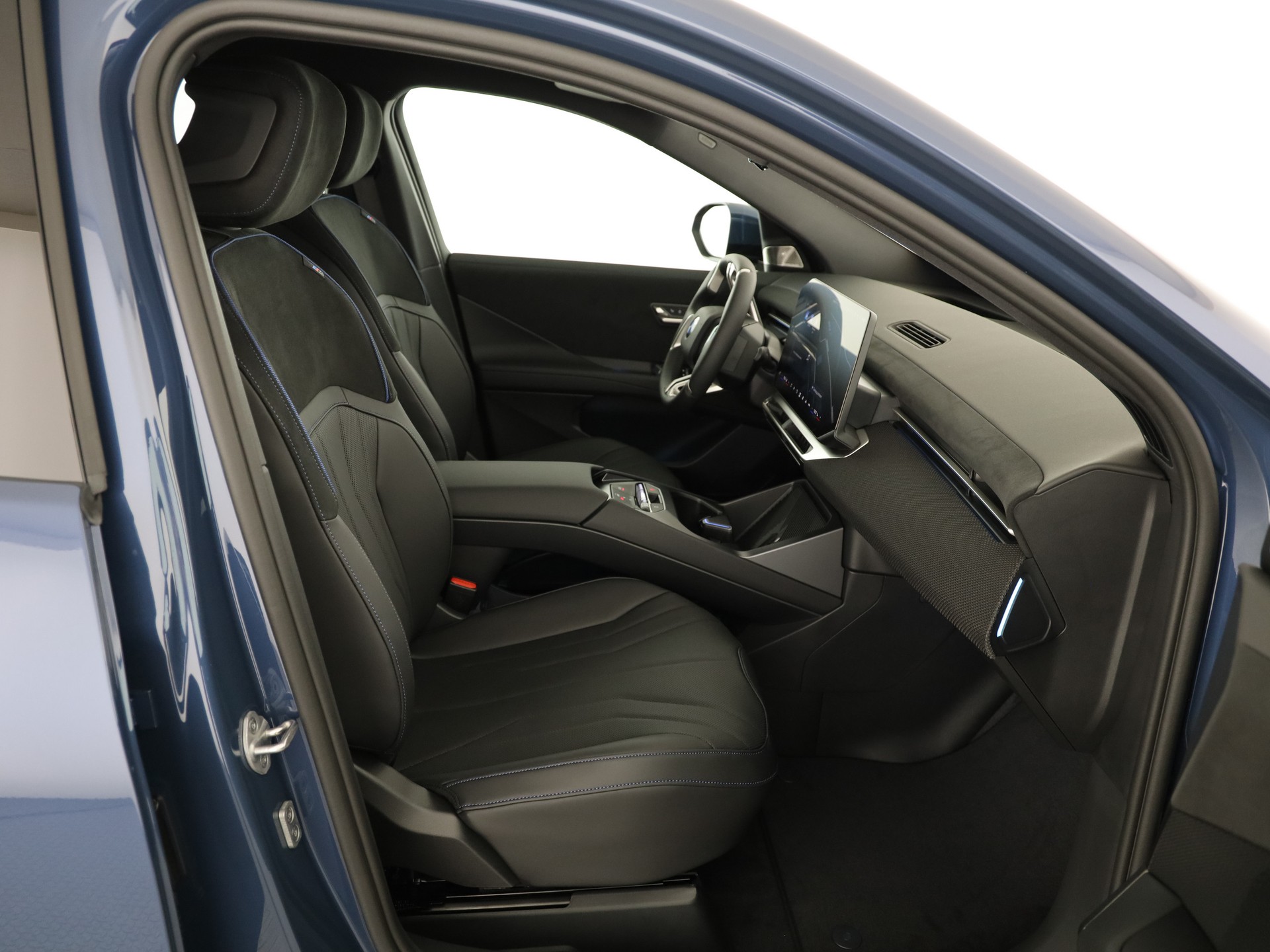 BMW iX3 50 xDrive M Sport-image-15