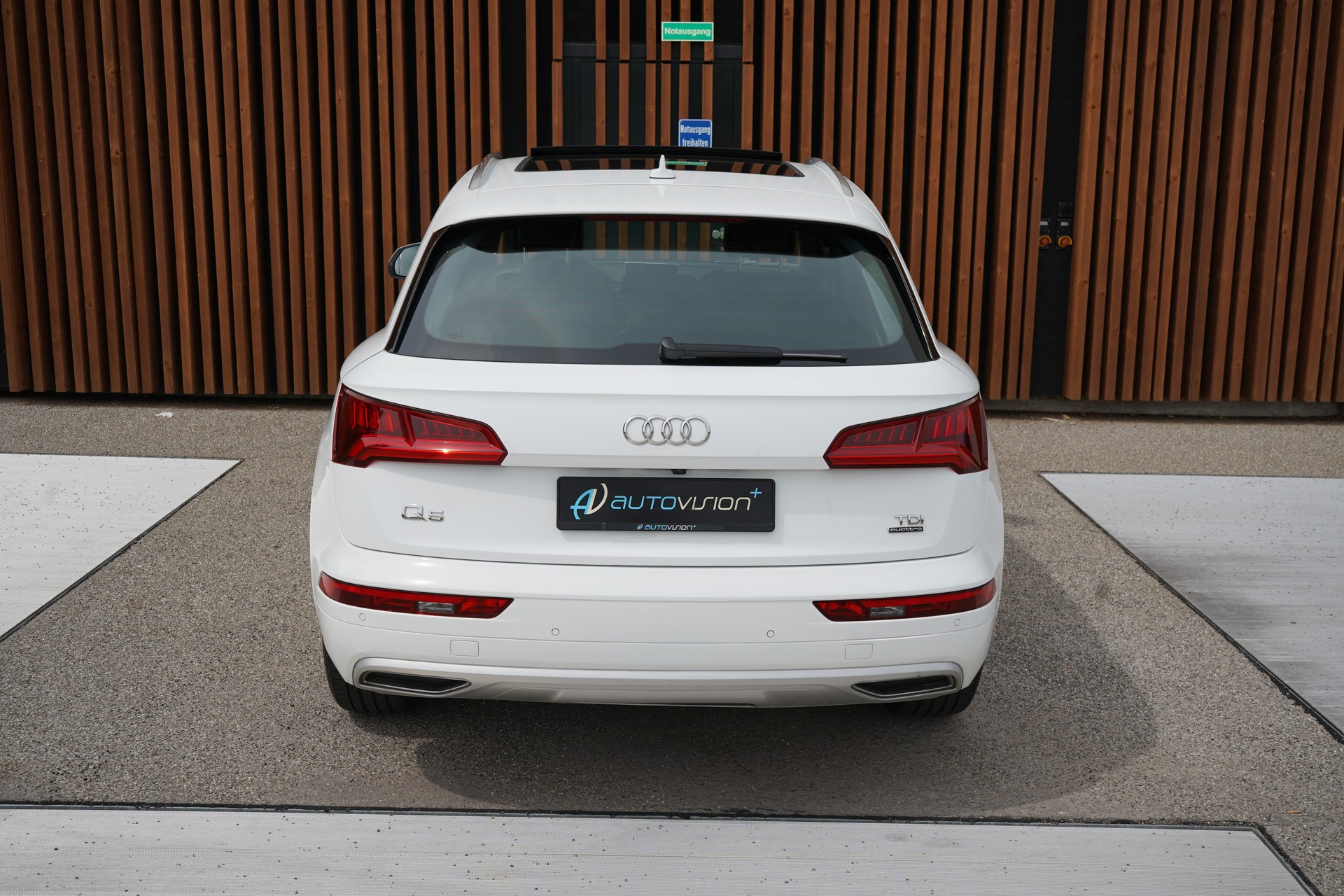 AUDI Q5 2.0 TDI SPORT BLACK QUATTRO S-TRONIC l 190 PS-image-13