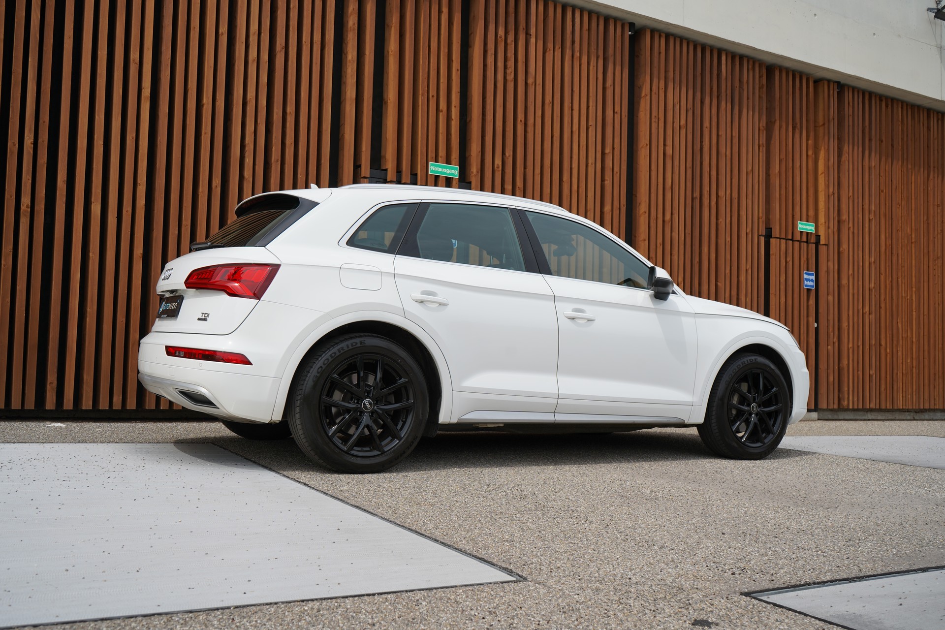 AUDI Q5 2.0 TDI SPORT BLACK QUATTRO S-TRONIC l 190 PS-image-8
