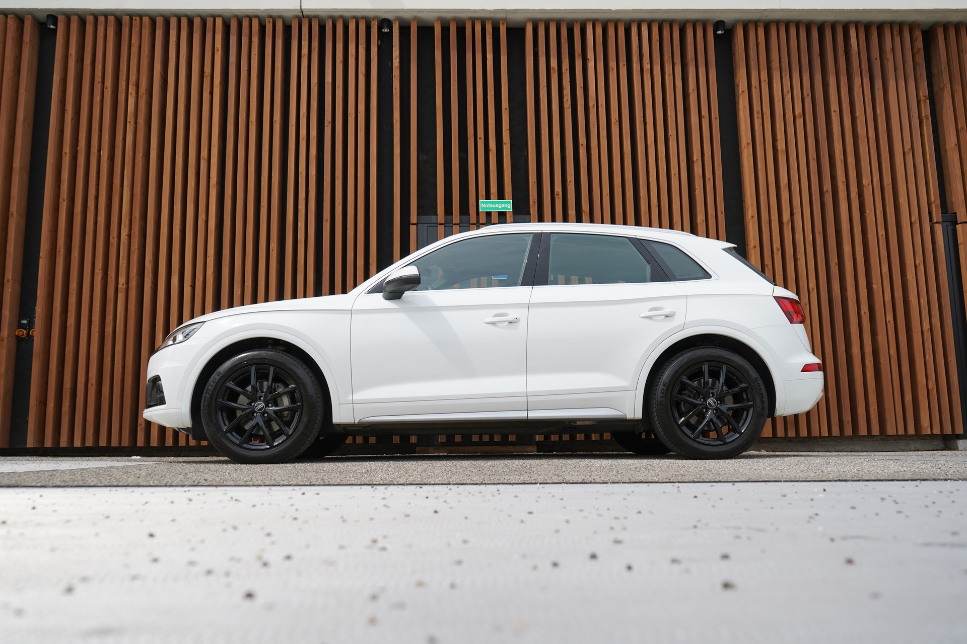 AUDI Q5 2.0 TDI SPORT BLACK QUATTRO S-TRONIC l 190 PS-showroom-element-1