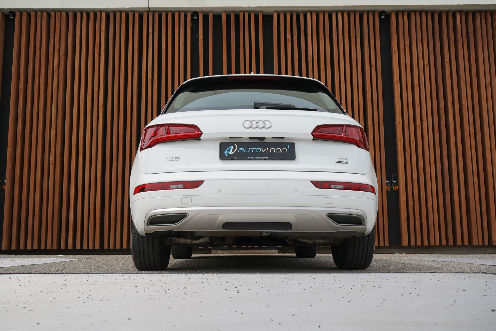 AUDI Q5 2.0 TDI SPORT BLACK QUATTRO S-TRONIC l 190 PS-image-14
