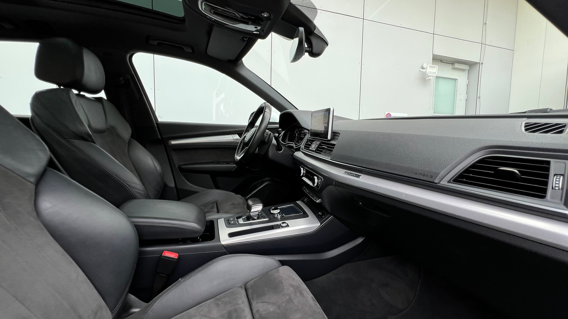 AUDI Q5 2.0 TDI SPORT BLACK QUATTRO S-TRONIC l 190 PS-image-25