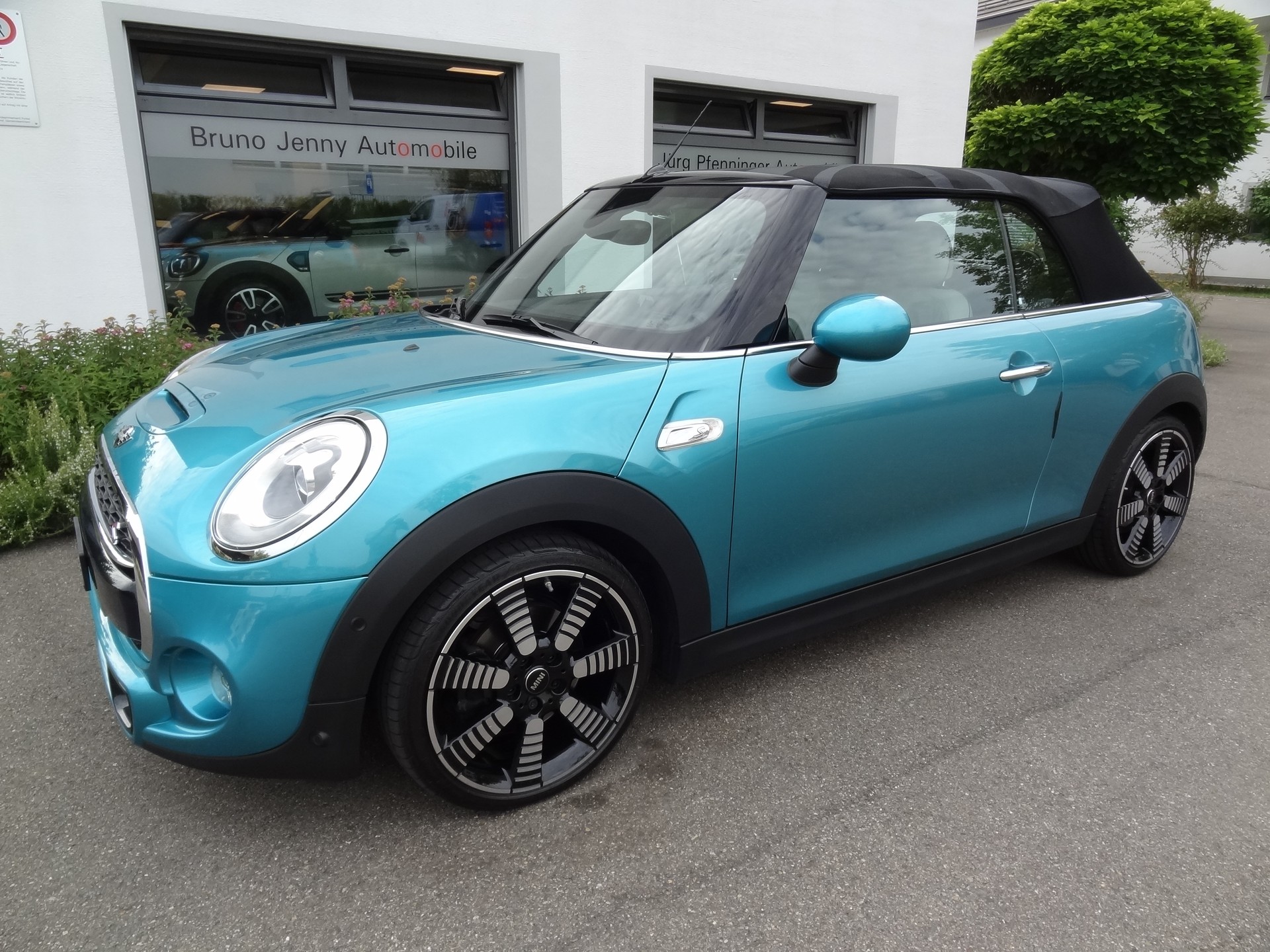 MINI Cooper S Cabriolet Steptronic-showroom-element-1