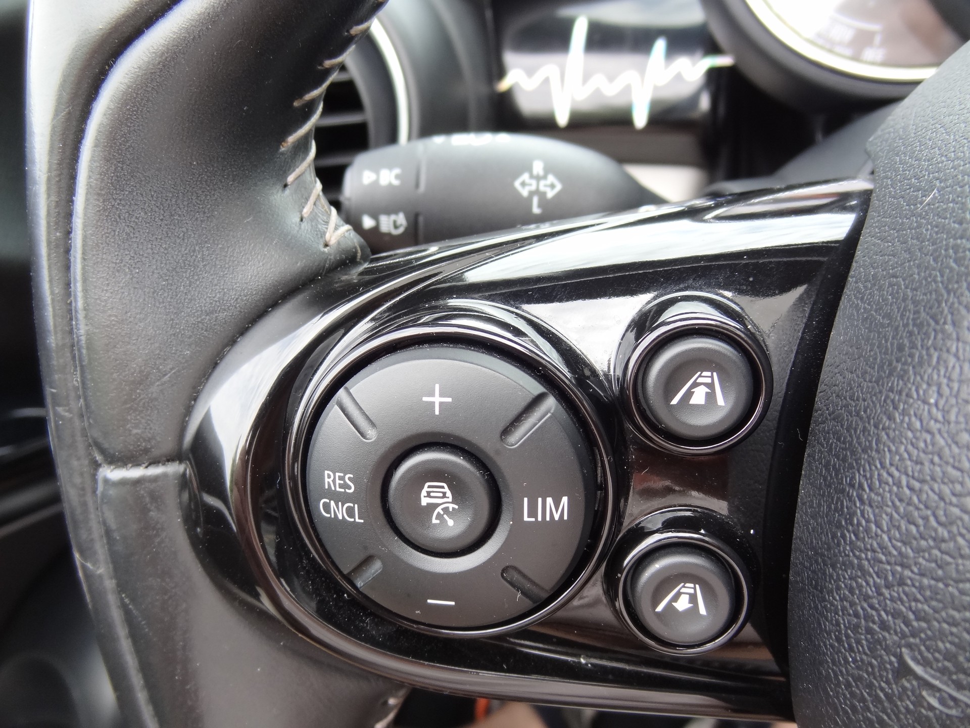 MINI Cooper S Cabriolet Steptronic-image-13
