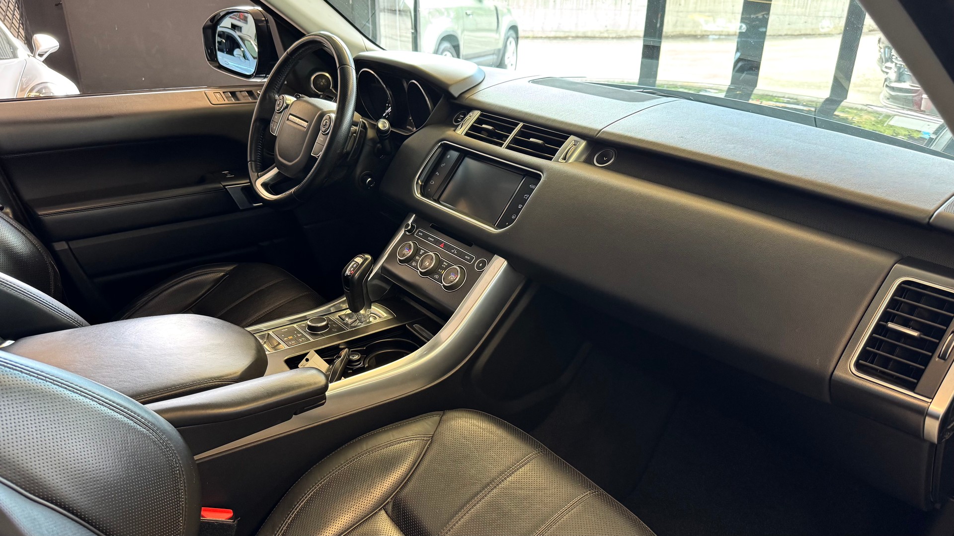 LAND ROVER Range Rover Sport 3.0 SDV6 HSE Automatic-image-12