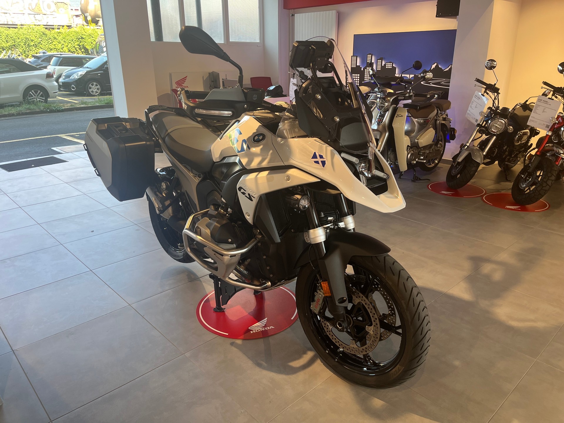 BMW R 1300 GS-image-0
