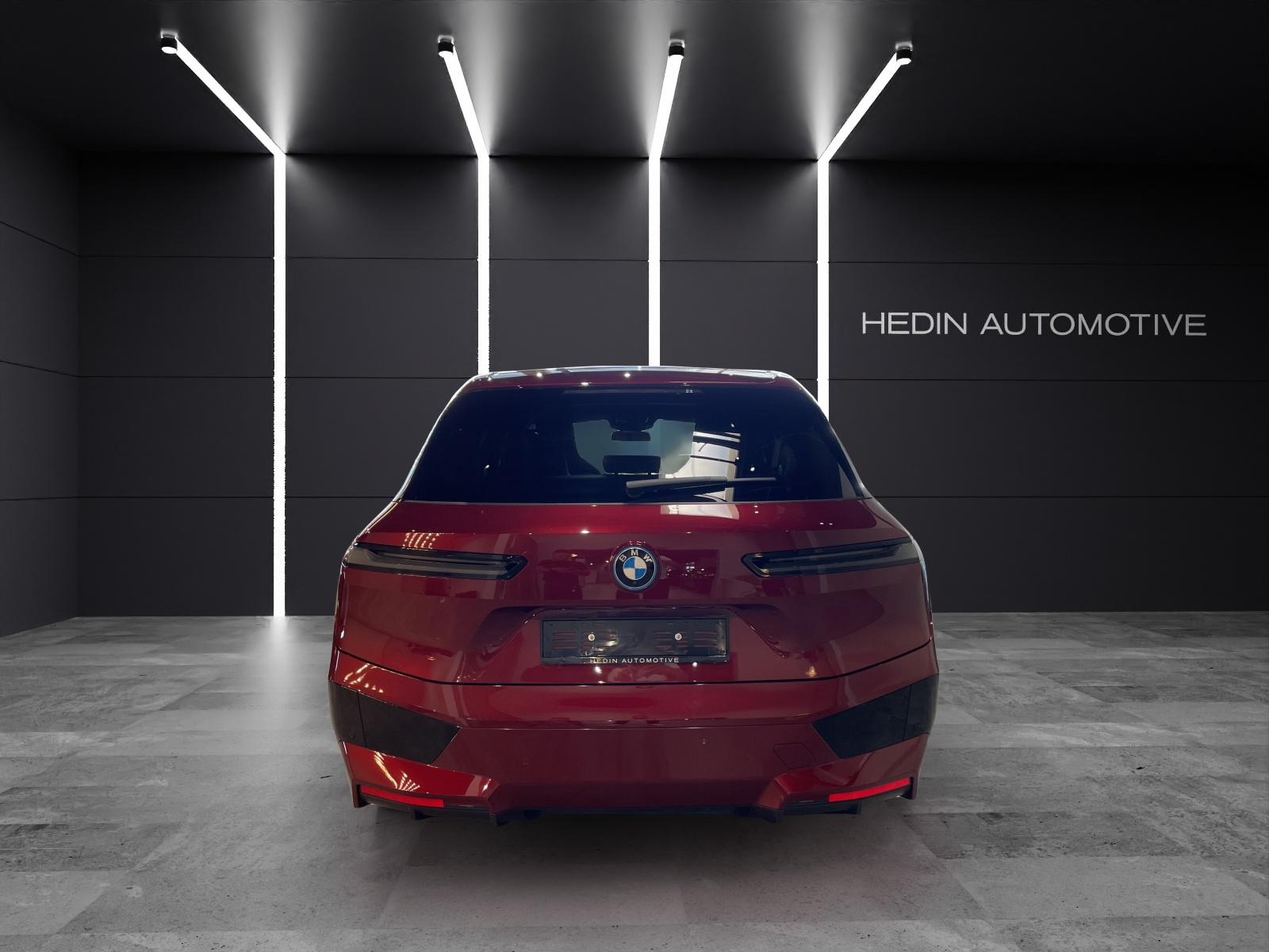 BMW iX xDrive40 SPORTPAKET Attraktiven Leasingzinssatz ab 1,9 % bei Abschluss einer BMW Fahrzeugversicherung.-image-4