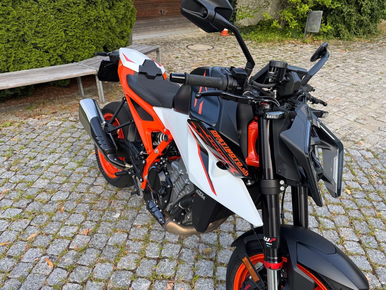 KTM 990 Duke R-image-6