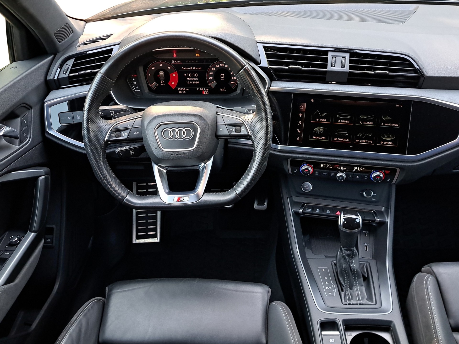 AUDI Q3 40 TDI S line quattro S-tronic *Optikpaket schwarz/mega Ausstattung/Anhängerkupplung*-image-9