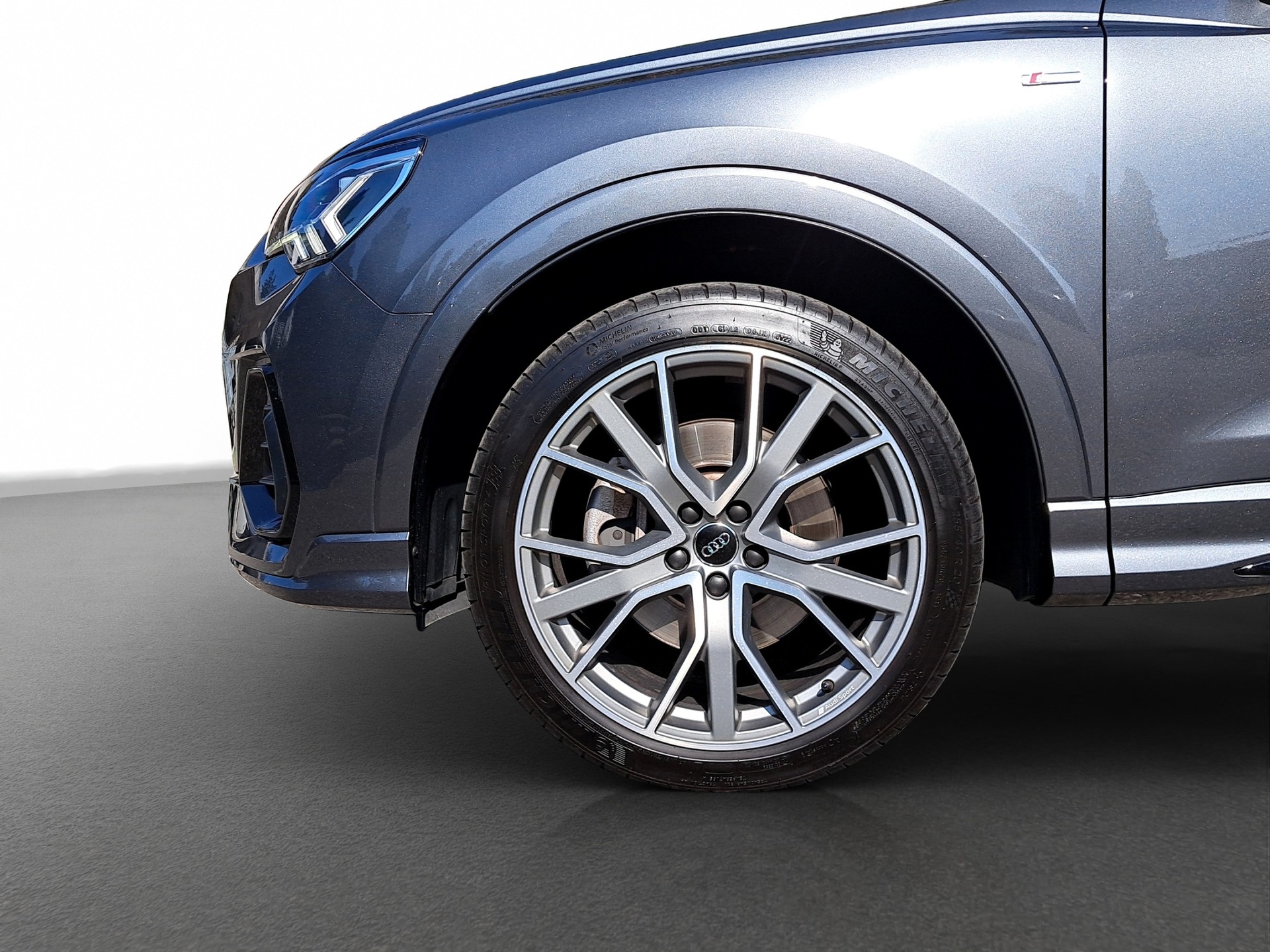 AUDI Q3 40 TDI S line quattro S-tronic *Optikpaket schwarz/mega Ausstattung/Anhängerkupplung*-showroom-element-3