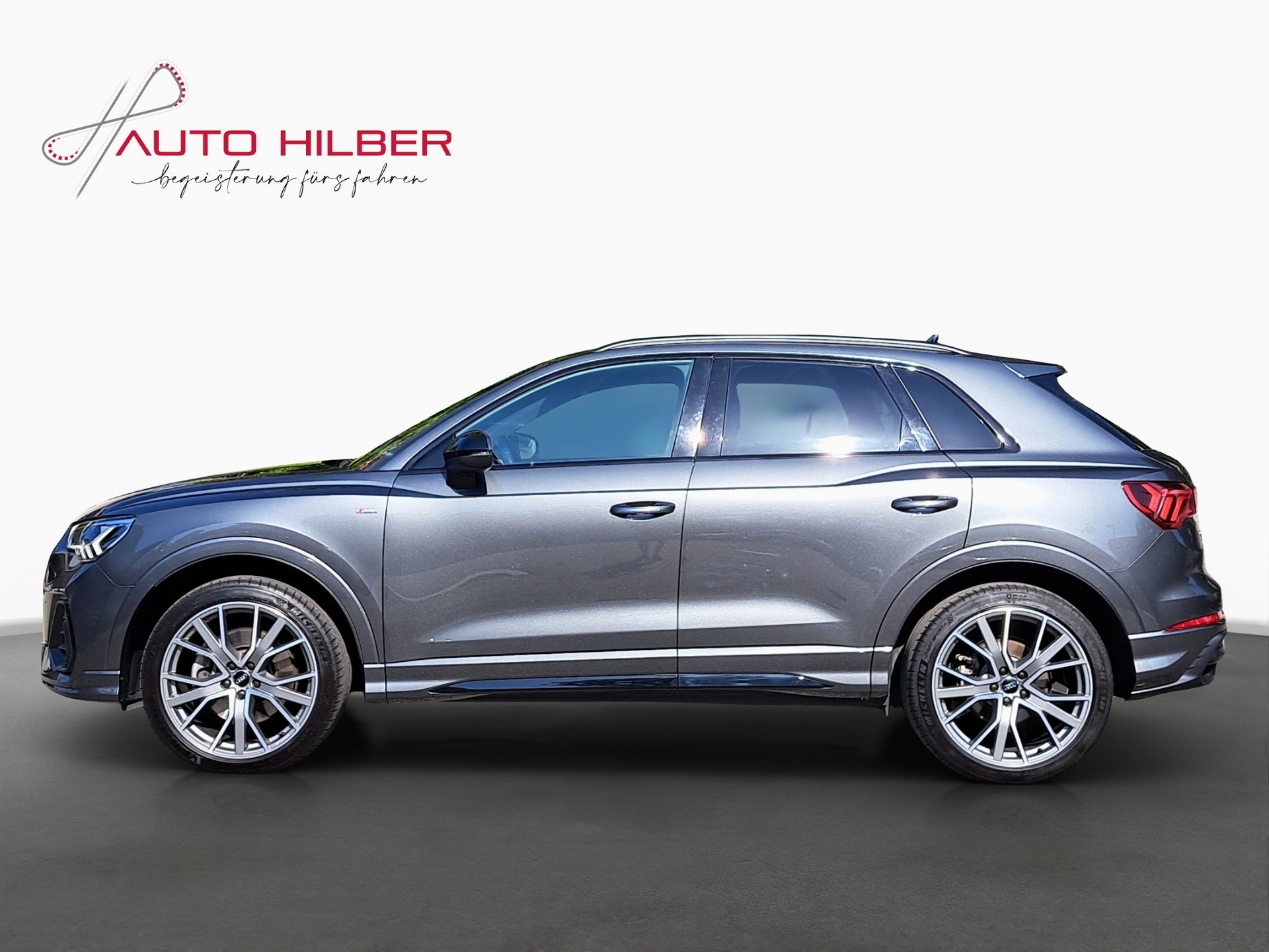 AUDI Q3 40 TDI S line quattro S-tronic *Optikpaket schwarz/mega Ausstattung/Anhängerkupplung*-showroom-element-2