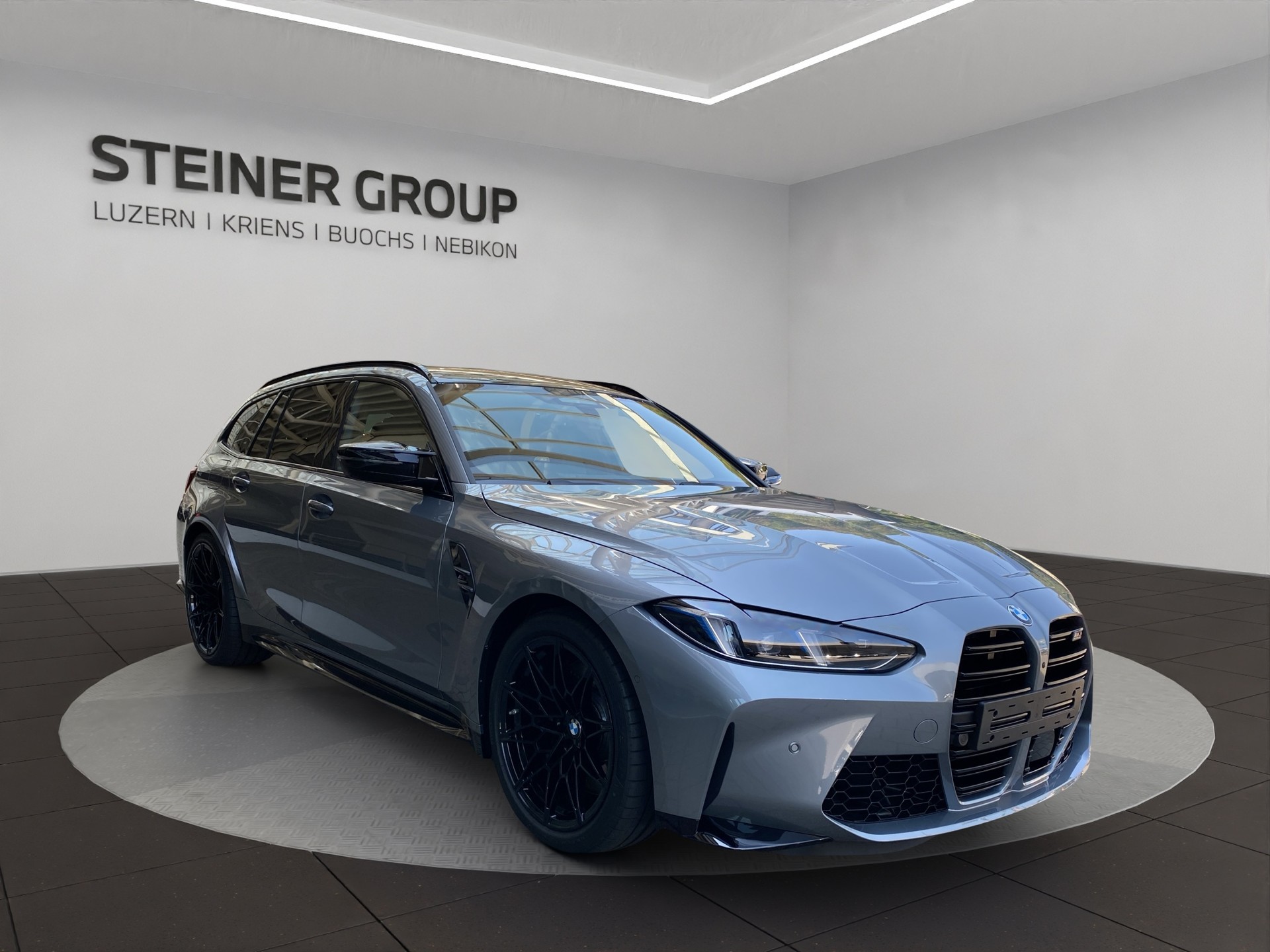 BMW M3 Touring xDrive Competition M-showroom-element-2