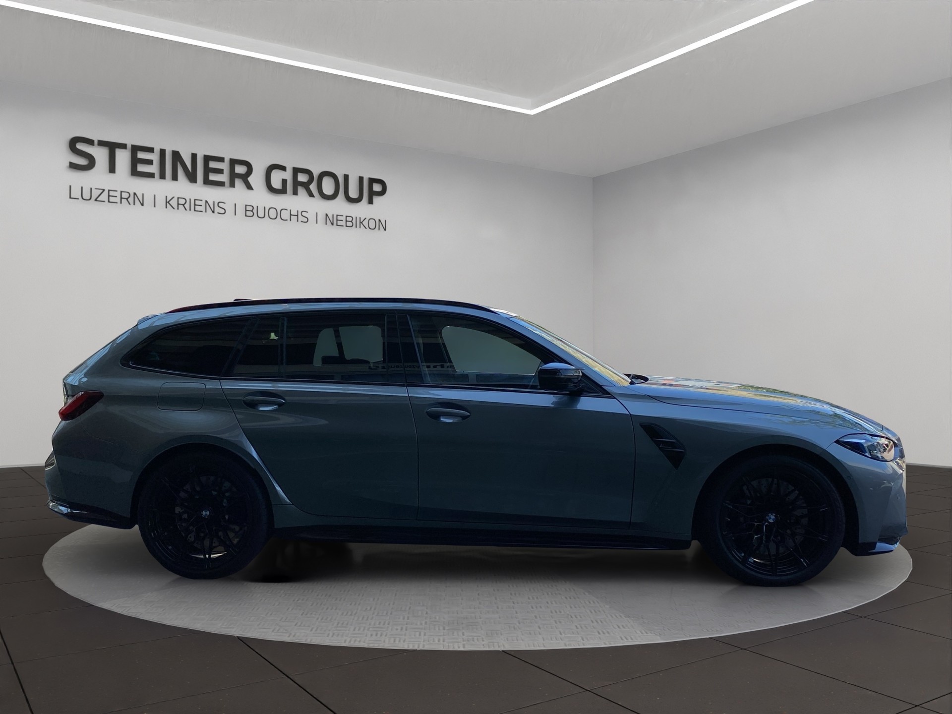 BMW M3 Touring xDrive Competition M-showroom-element-3