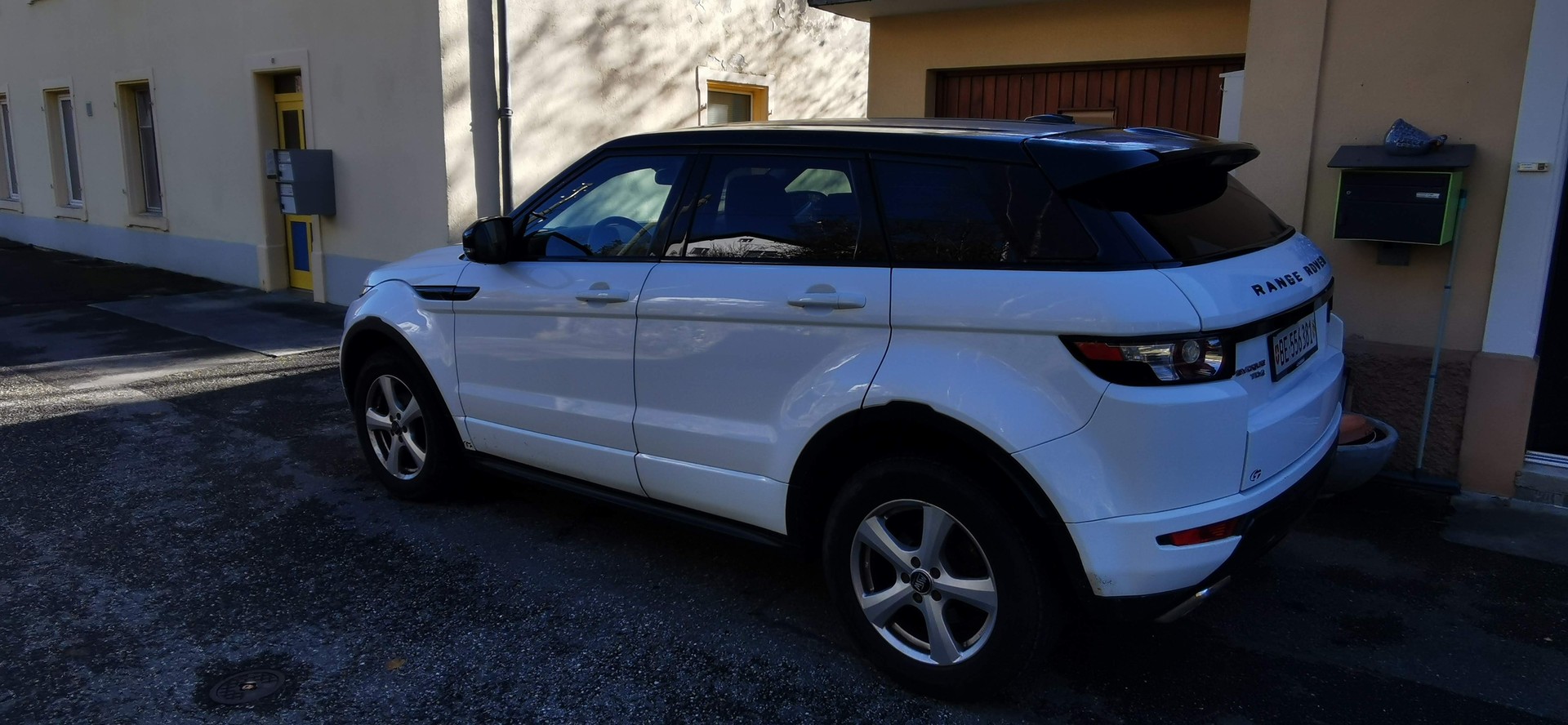 LAND ROVER 2.2 TD4 Dynamic-image-2