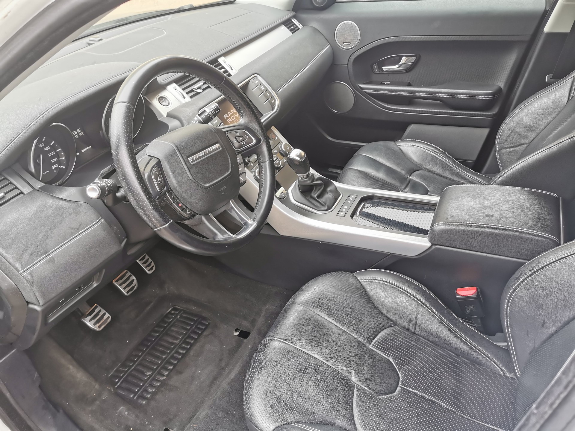 LAND ROVER 2.2 TD4 Dynamic-image-3