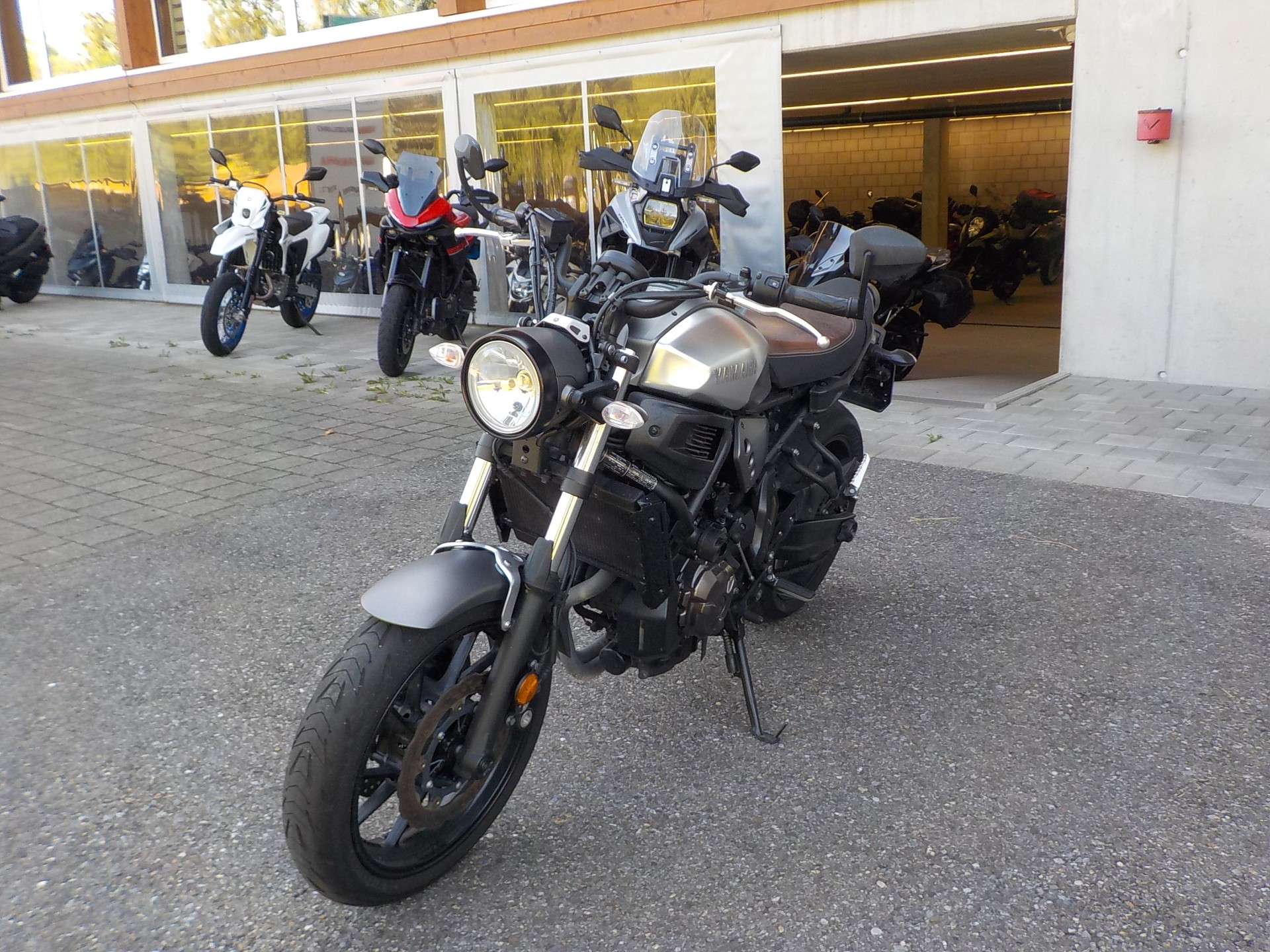 YAMAHA XSR 700-image-2