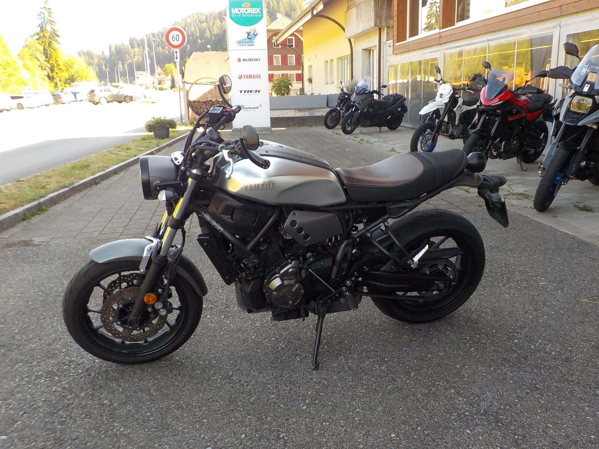 YAMAHA XSR 700-image-3