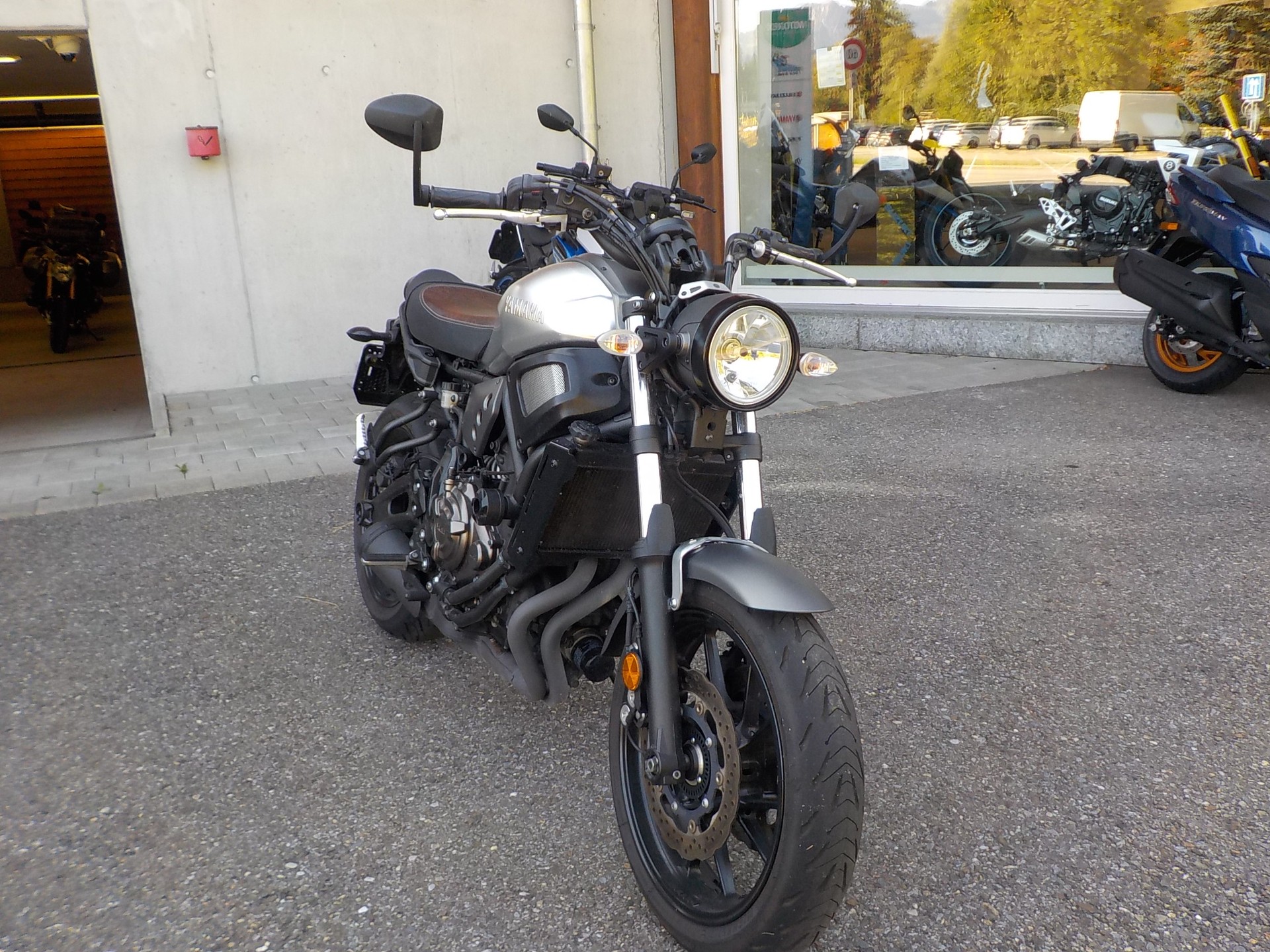 YAMAHA XSR 700-image-1