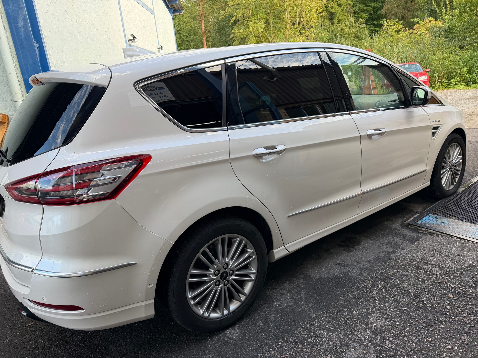 FORD S-Max 2.0 TDCi Vignale Automatic-image-2